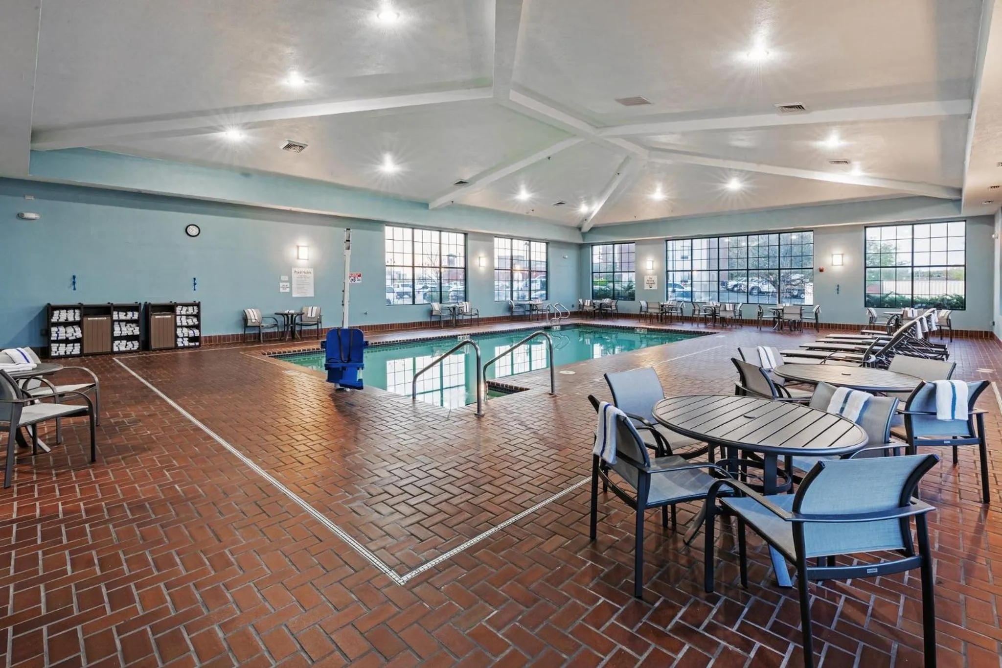 Swimming pool in Holiday Inn Express & Suites Tulsa S Broken Arrow Hwy 51 by IHG