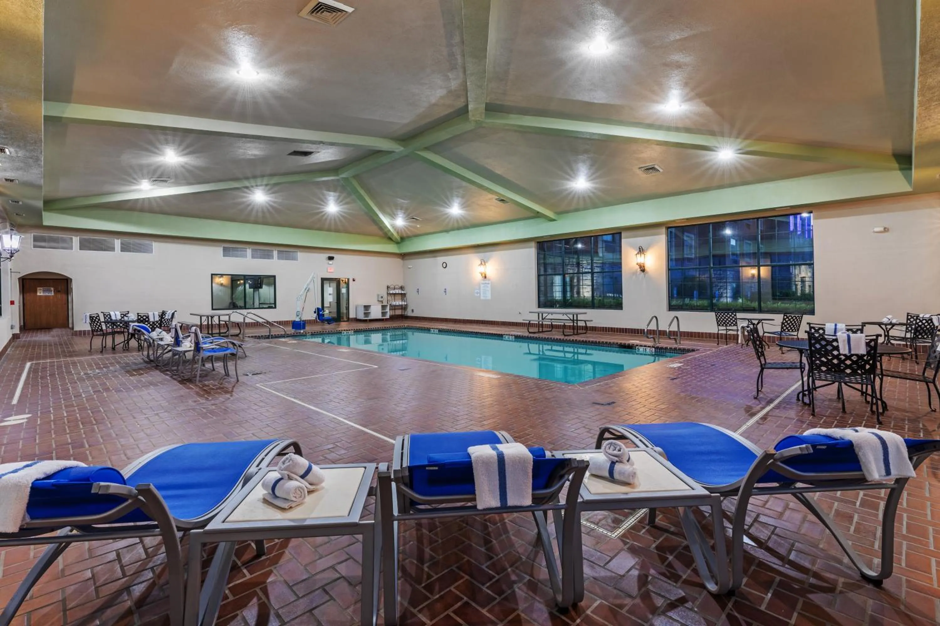 Swimming pool in Holiday Inn Express & Suites Tulsa S Broken Arrow Hwy 51 by IHG