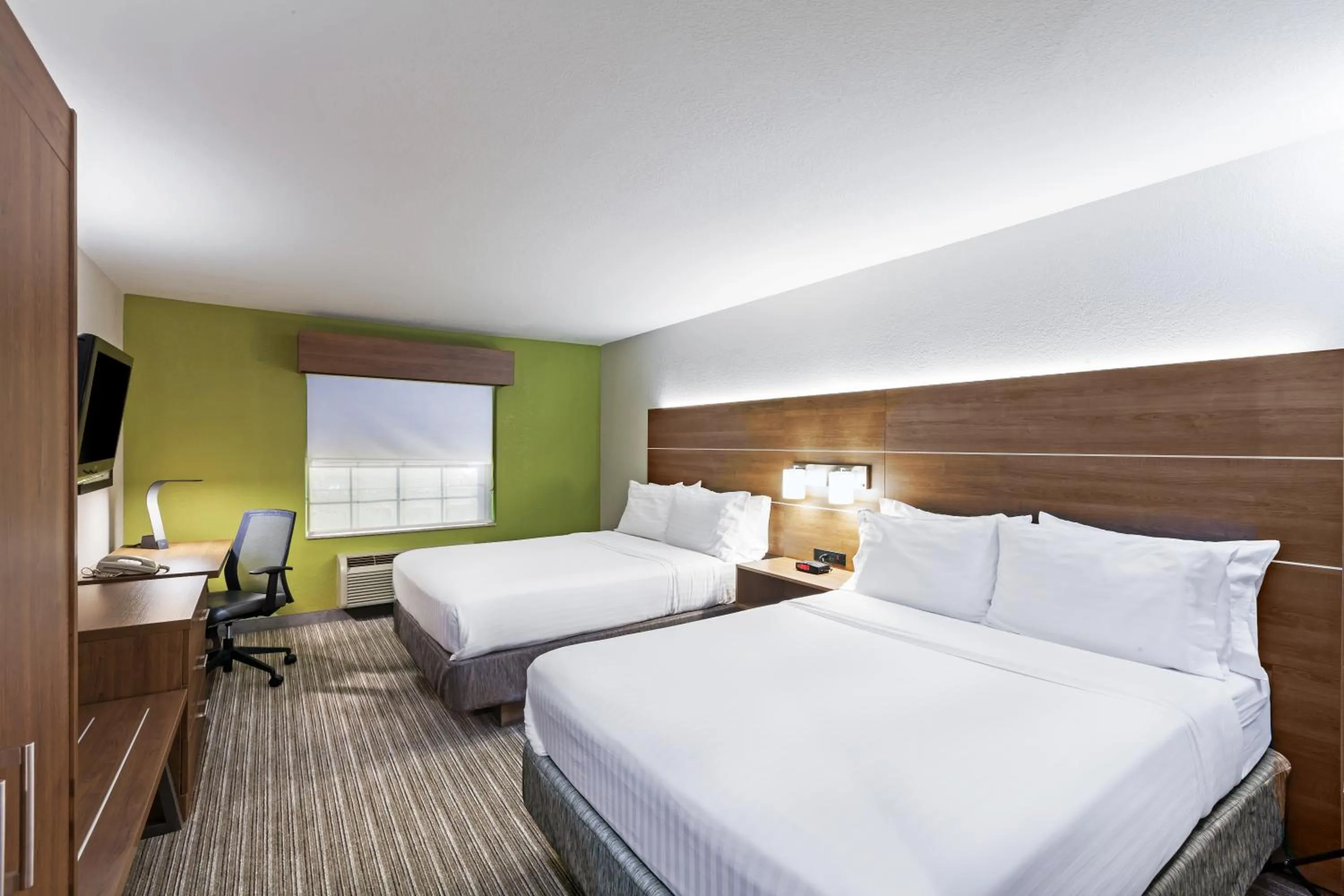 Bedroom, Bed in Holiday Inn Express & Suites Tulsa S Broken Arrow Hwy 51 by IHG