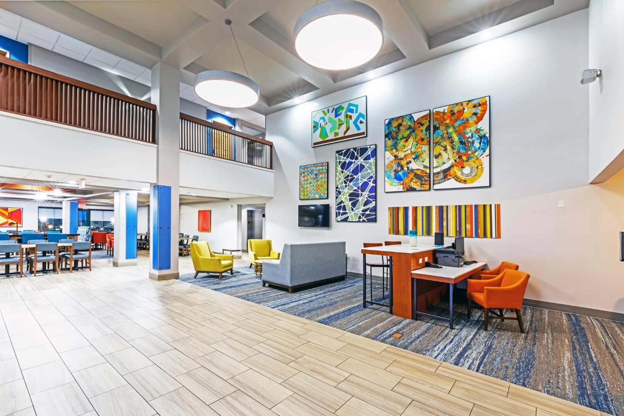 Property building in Holiday Inn Express & Suites Tulsa S Broken Arrow Hwy 51 by IHG