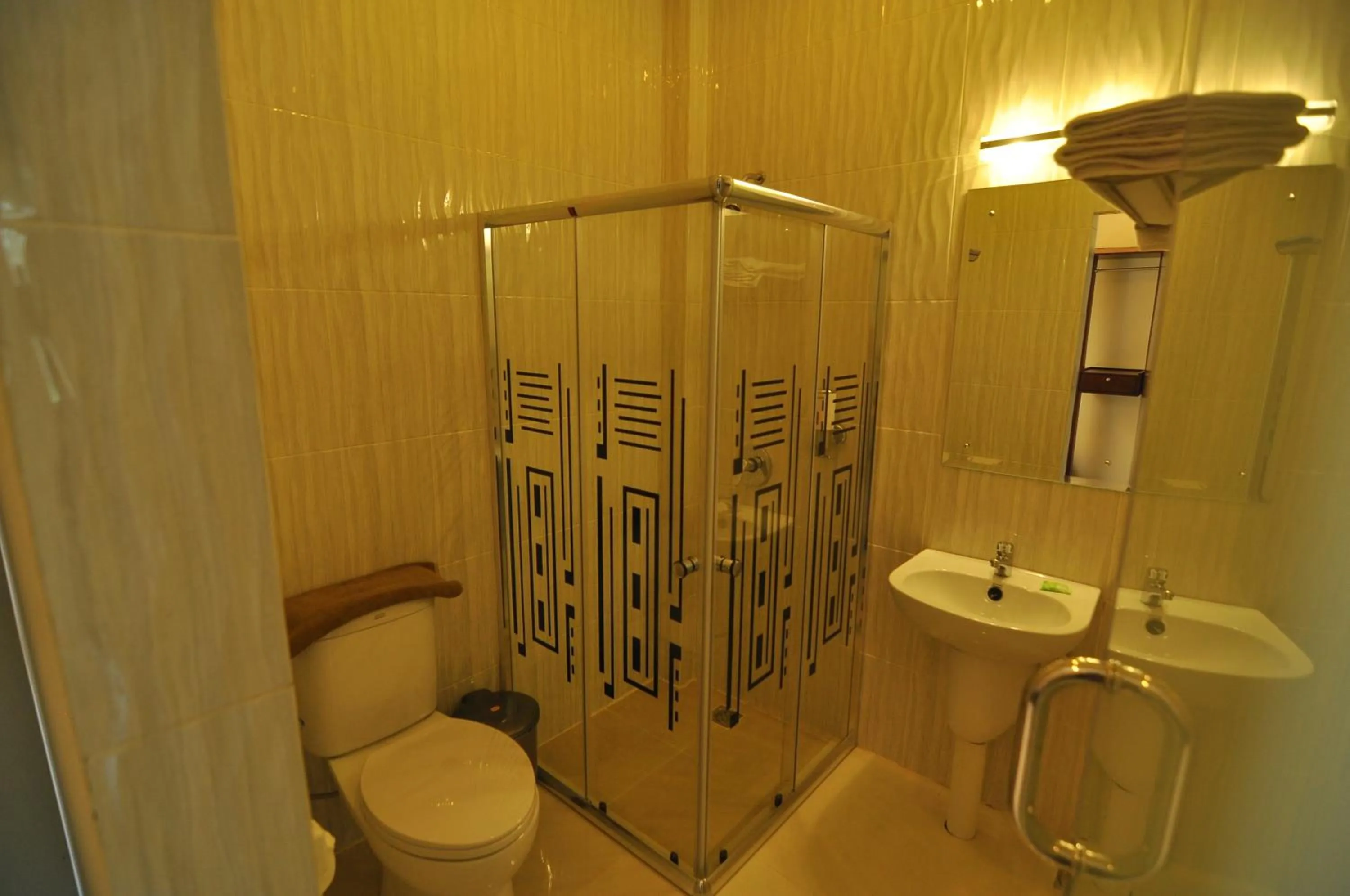 Bathroom in Gerbera hotel