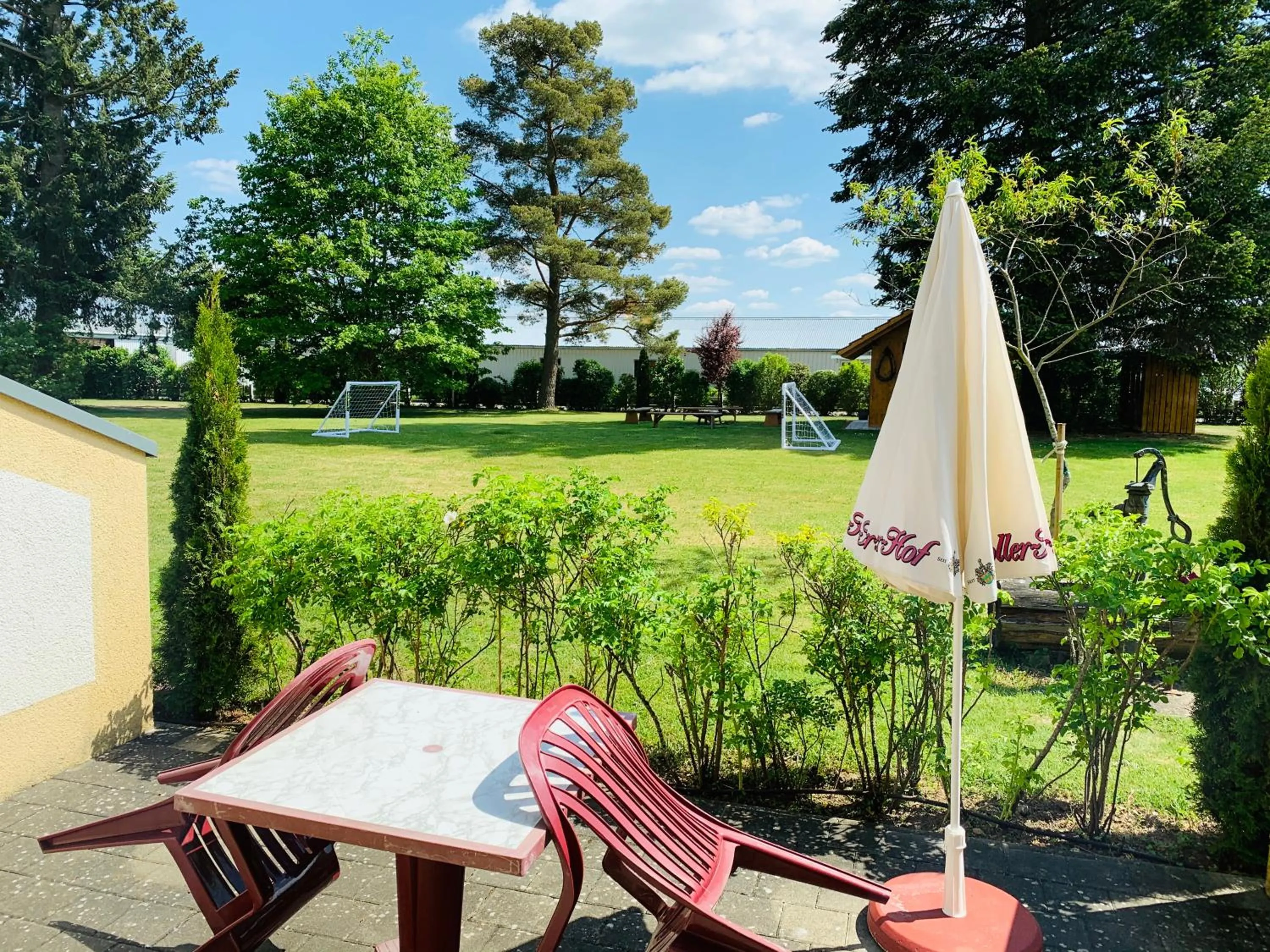 Garden in Hotel Zum Fliegerwirt