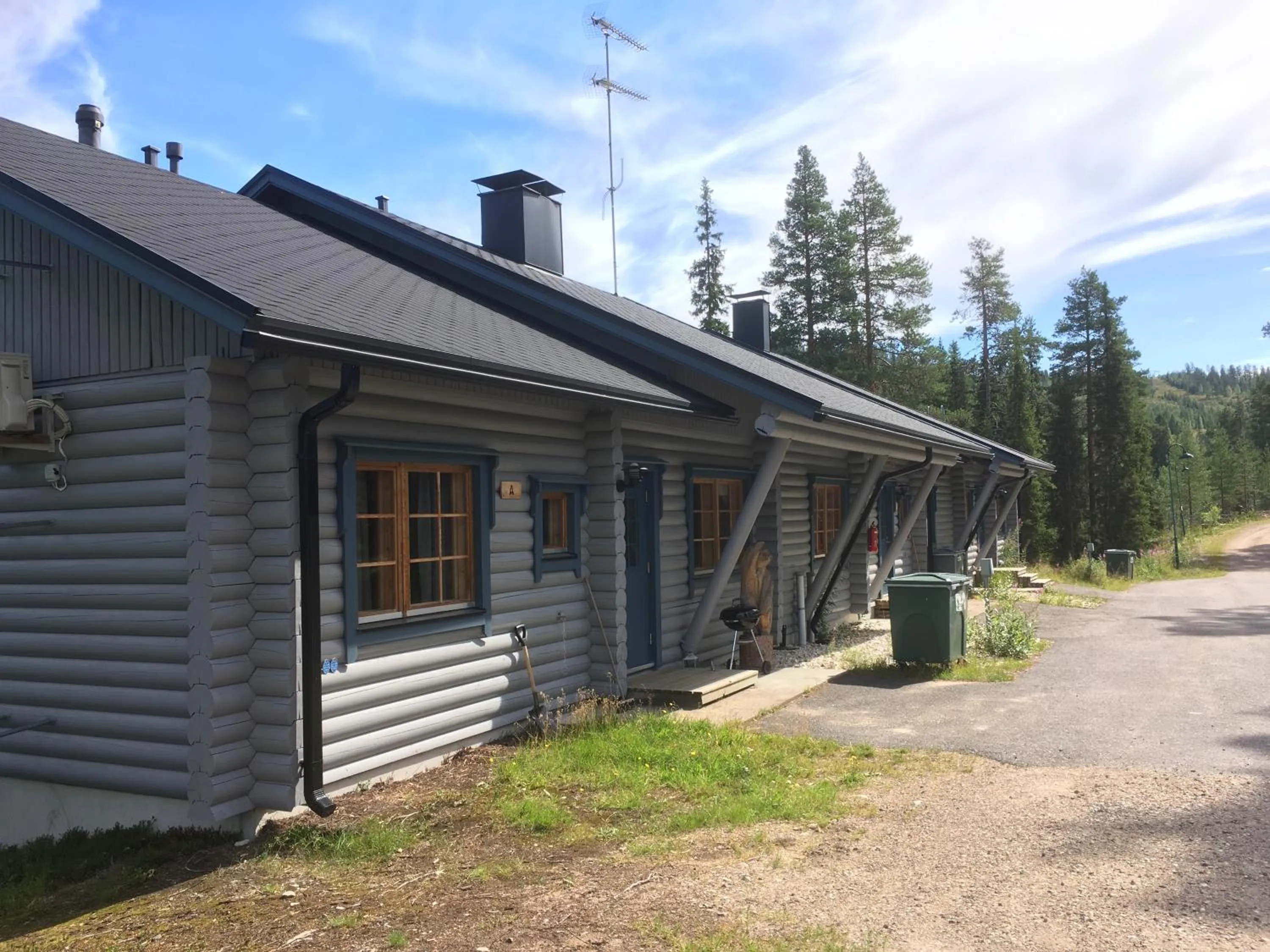 Facade/entrance in Paljakka Mökit
