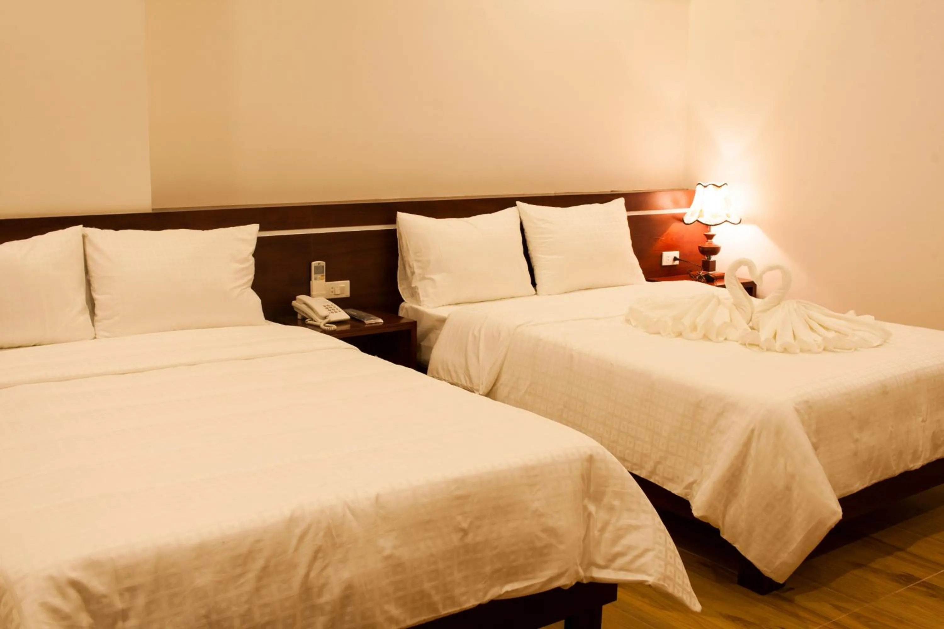 Mountain view, Bed in Phuong Linh Hotel