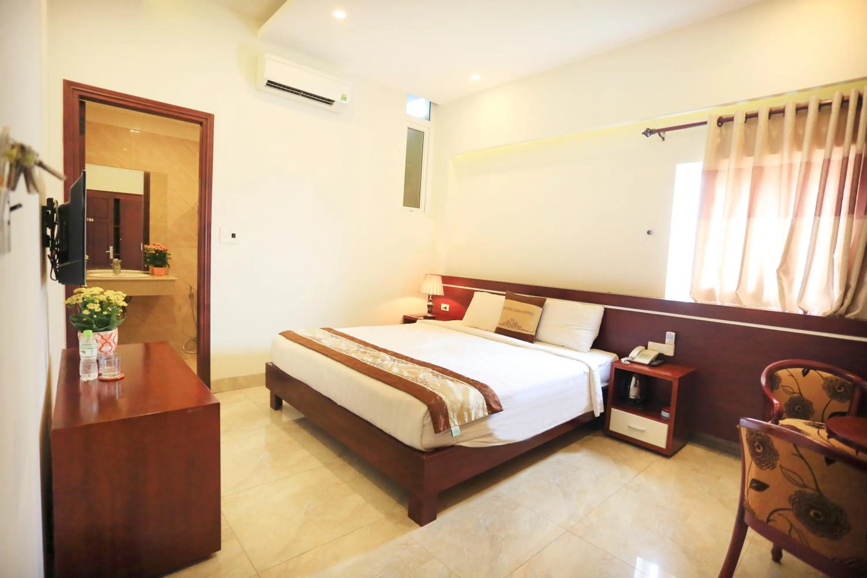 Bed in Phuong Linh Hotel