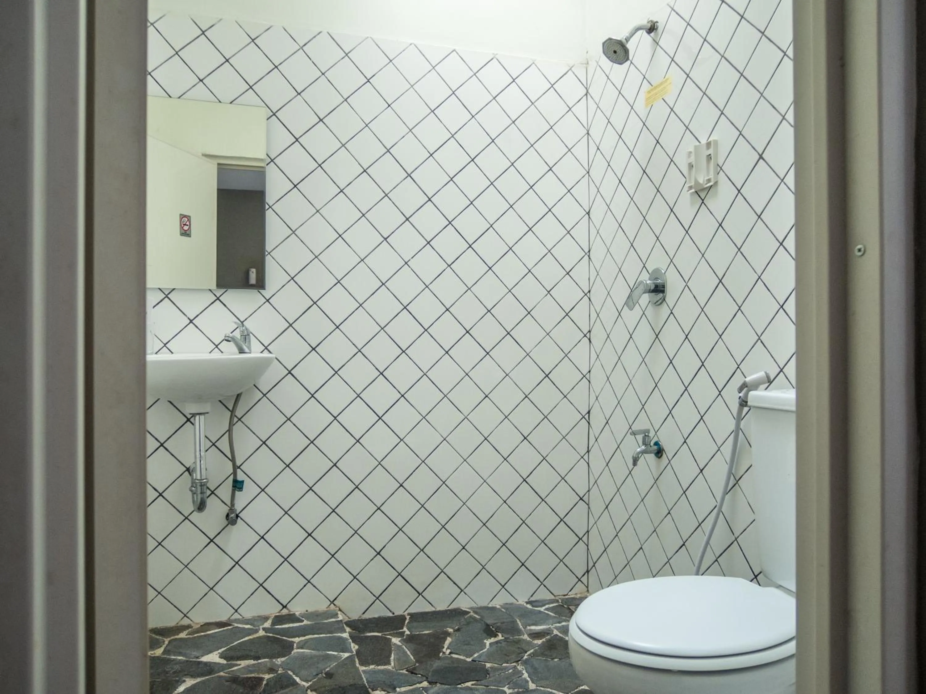 Jeng Tini Guest House