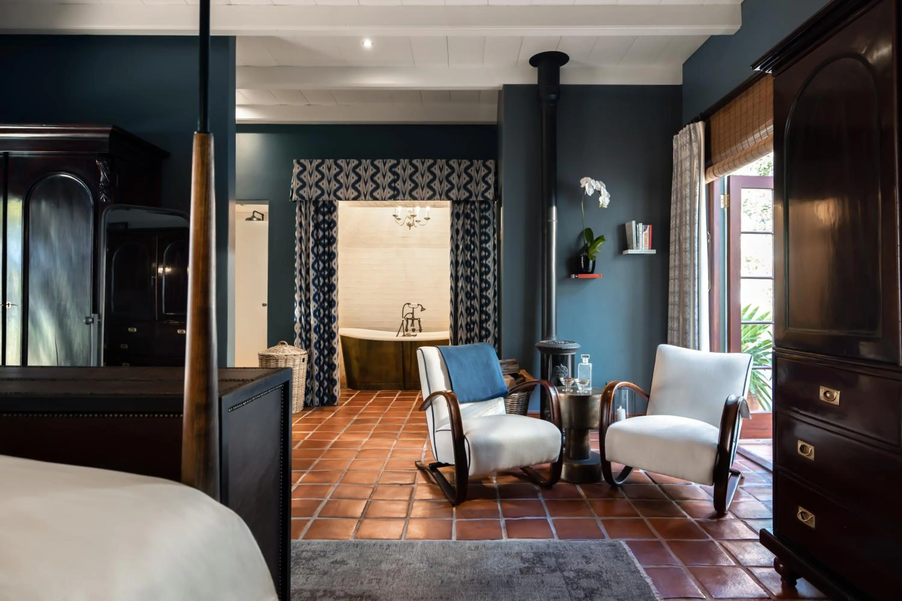 Bathroom, Bed in Akademie Street Boutique Hotel