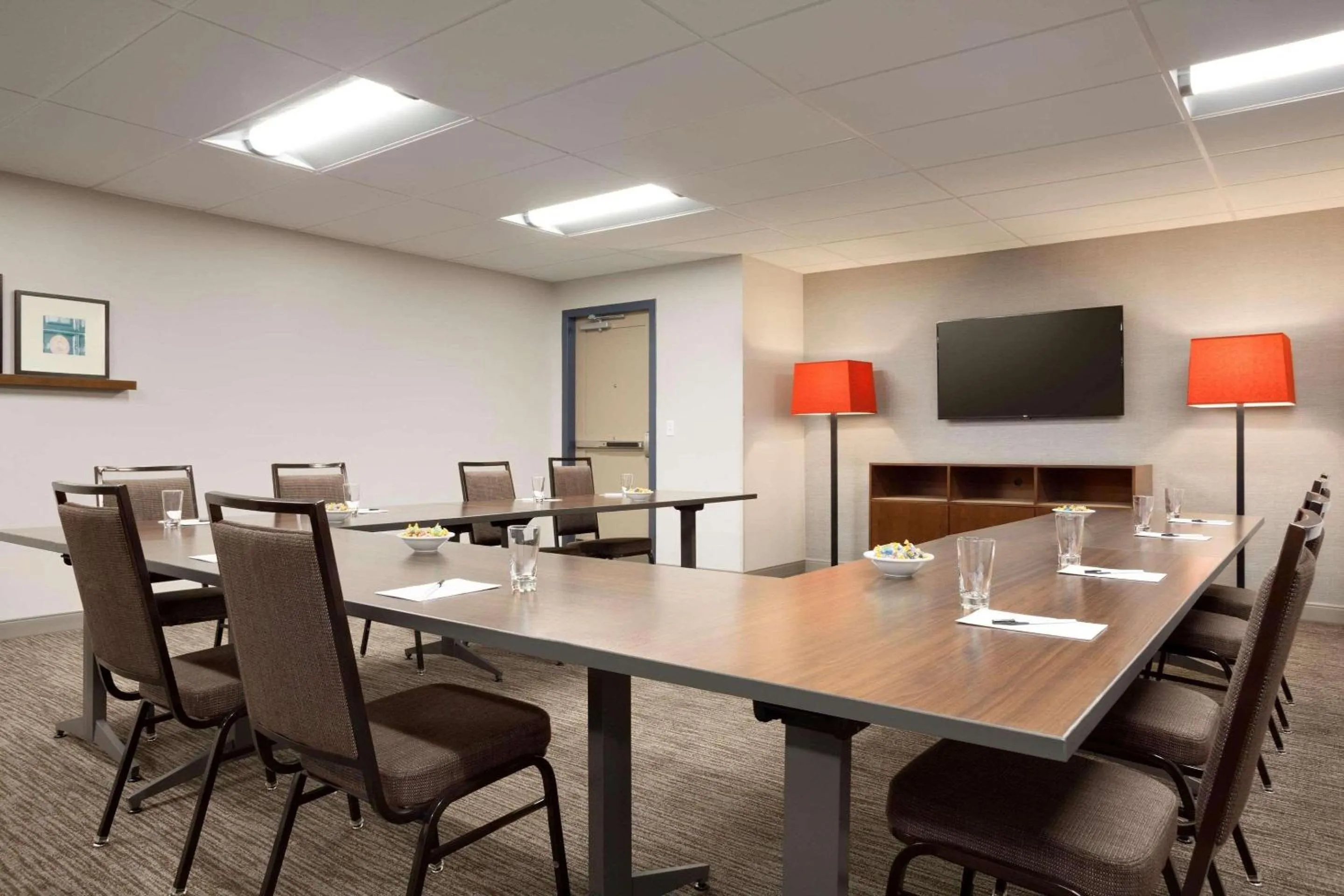 Meeting/conference room in Country Inn & Suites by Radisson Asheville River Arts District
