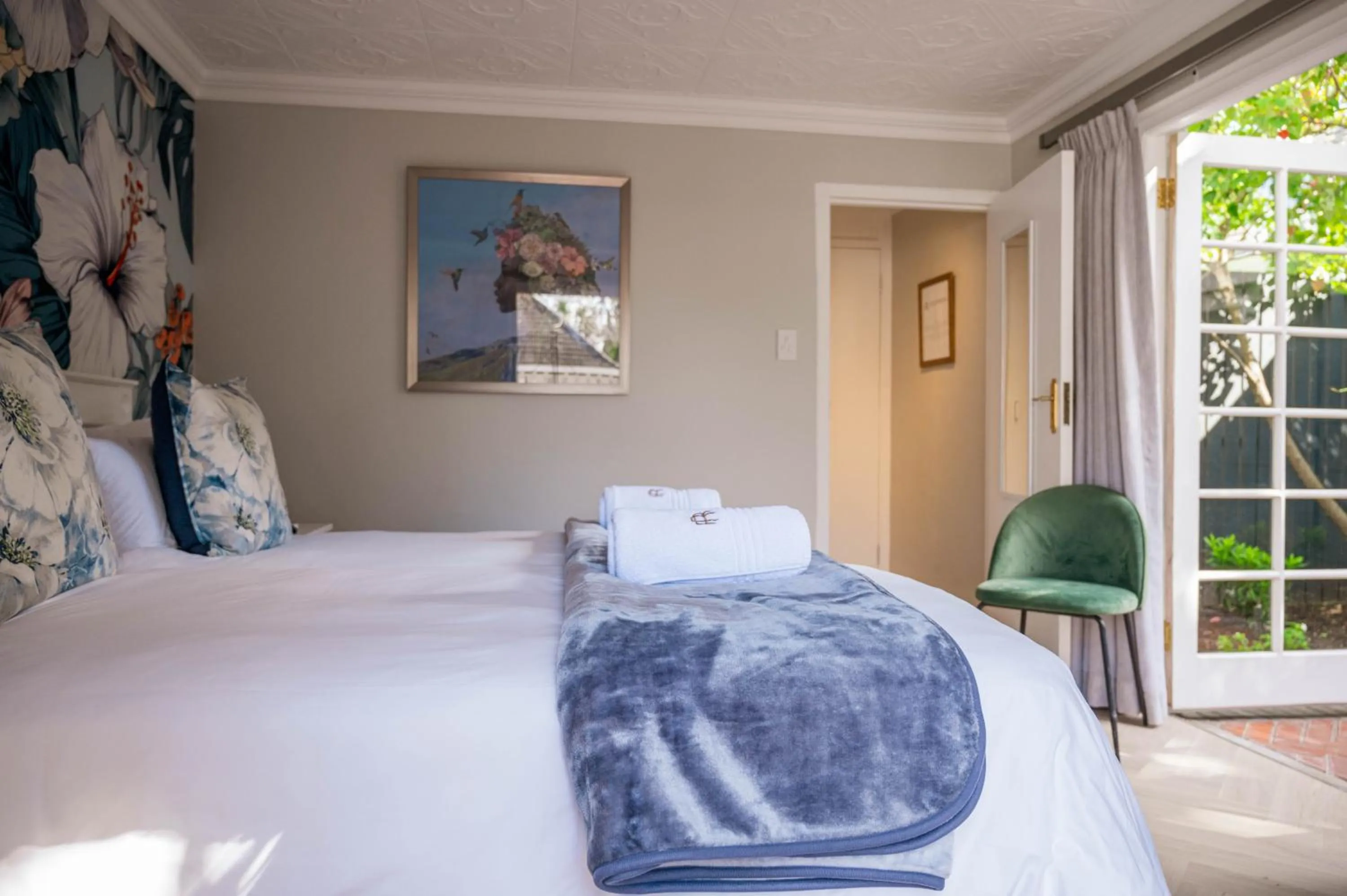 Bed in Rozenburg Guest House