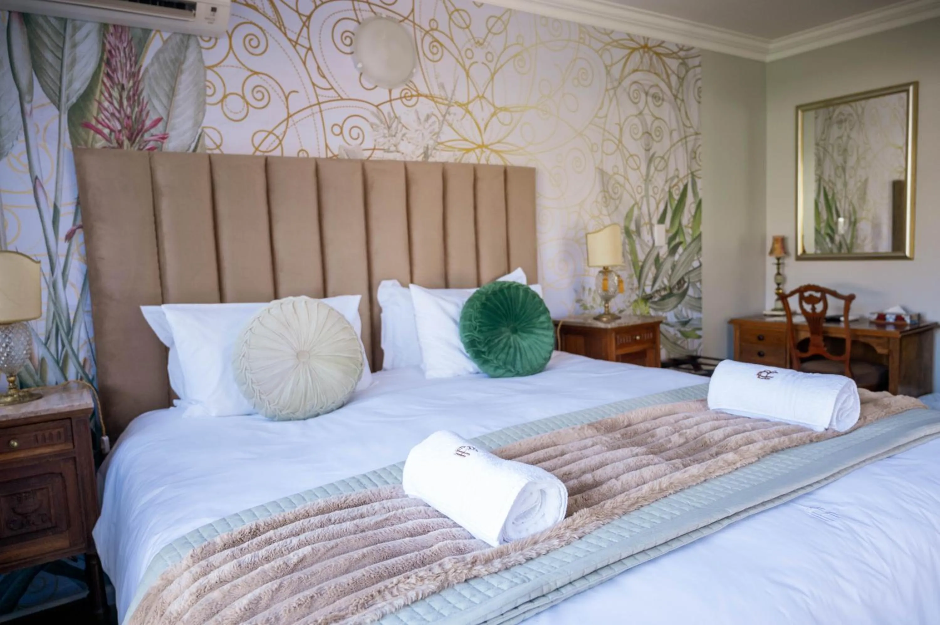 Bed in Rozenburg Guest House