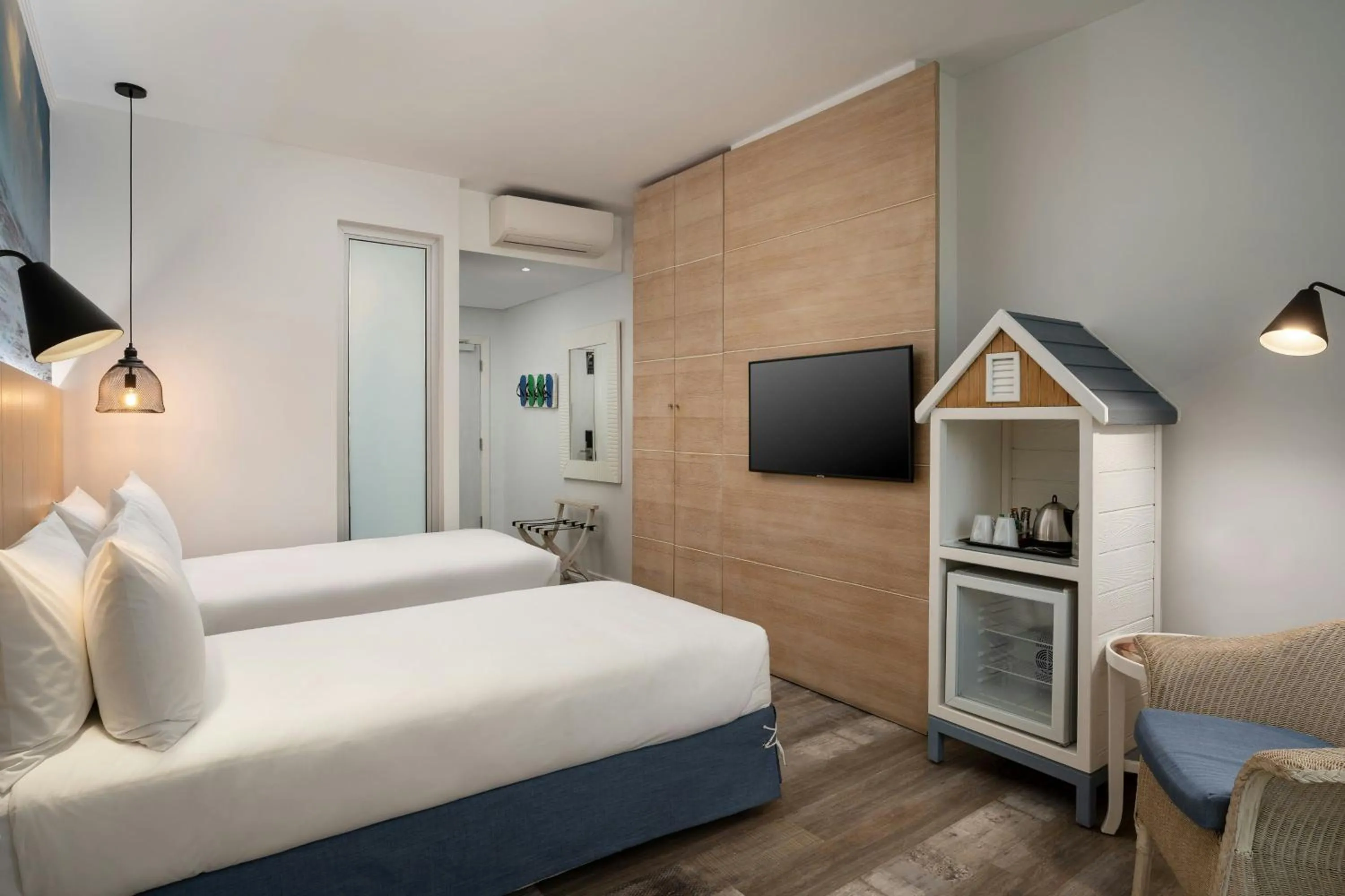 Photo of the whole room, Bed in Protea Hotel Fire & Ice! by Marriott Durban Umhlanga Ridge