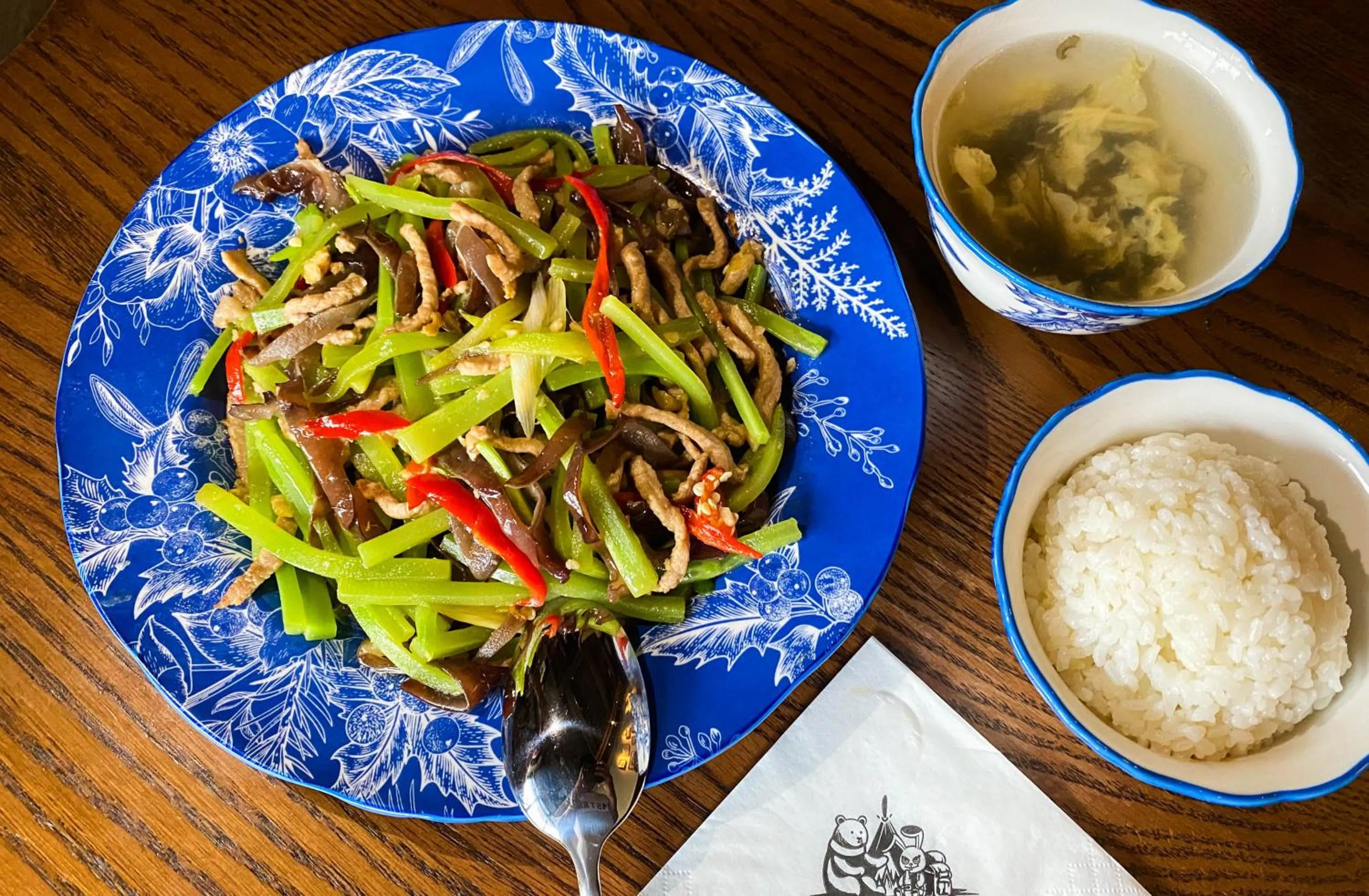 Dinner in SONDERIA Lazybones Hostel- Wenshu Temple Side, Chill Hostel with All-Day Brunch, Travel Agency in English & Local Bar Vibes