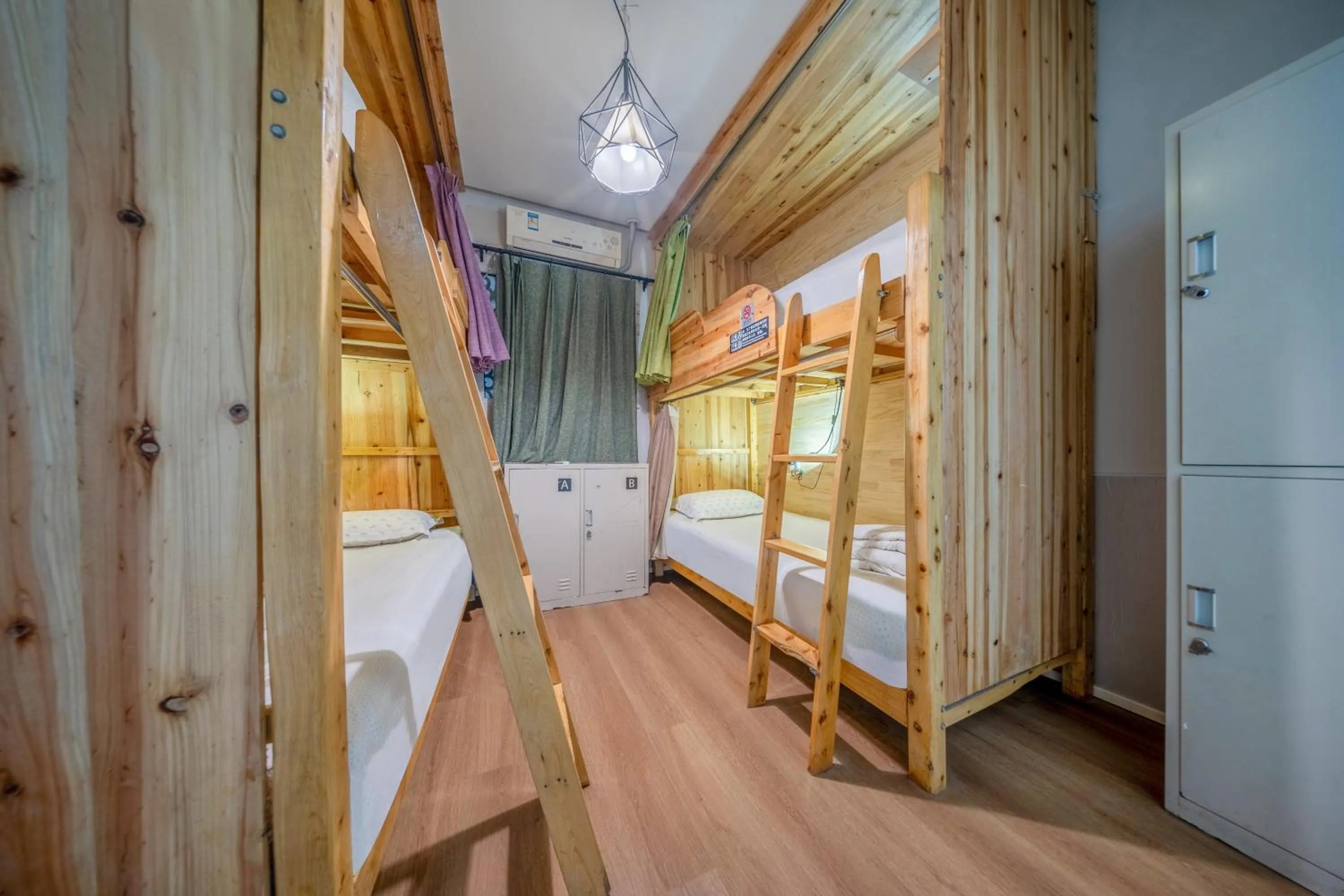 Bed in SONDERIA Lazybones Hostel- Wenshu Temple Side, Chill Hostel with All-Day Brunch, Travel Agency in English & Local Bar Vibes