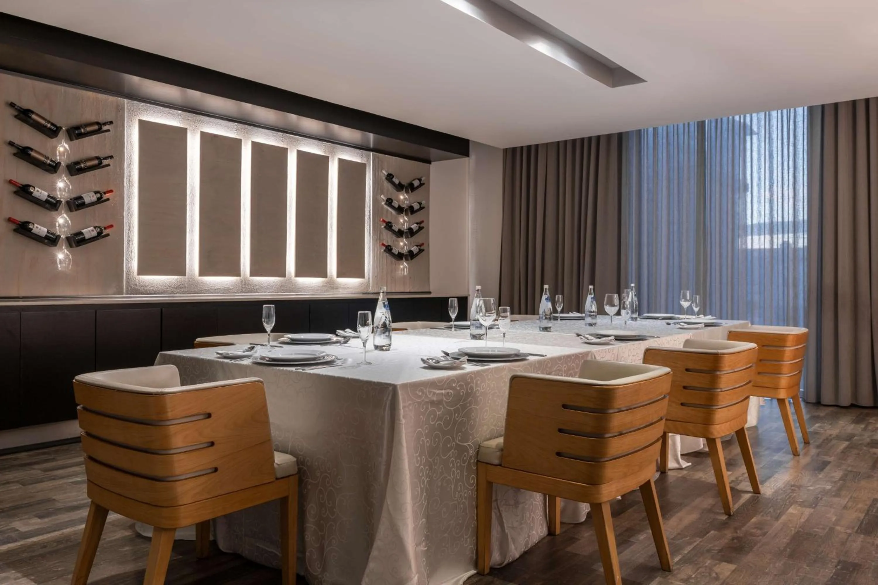 Restaurant/places to eat in Radisson Blu Hotel, Port Elizabeth