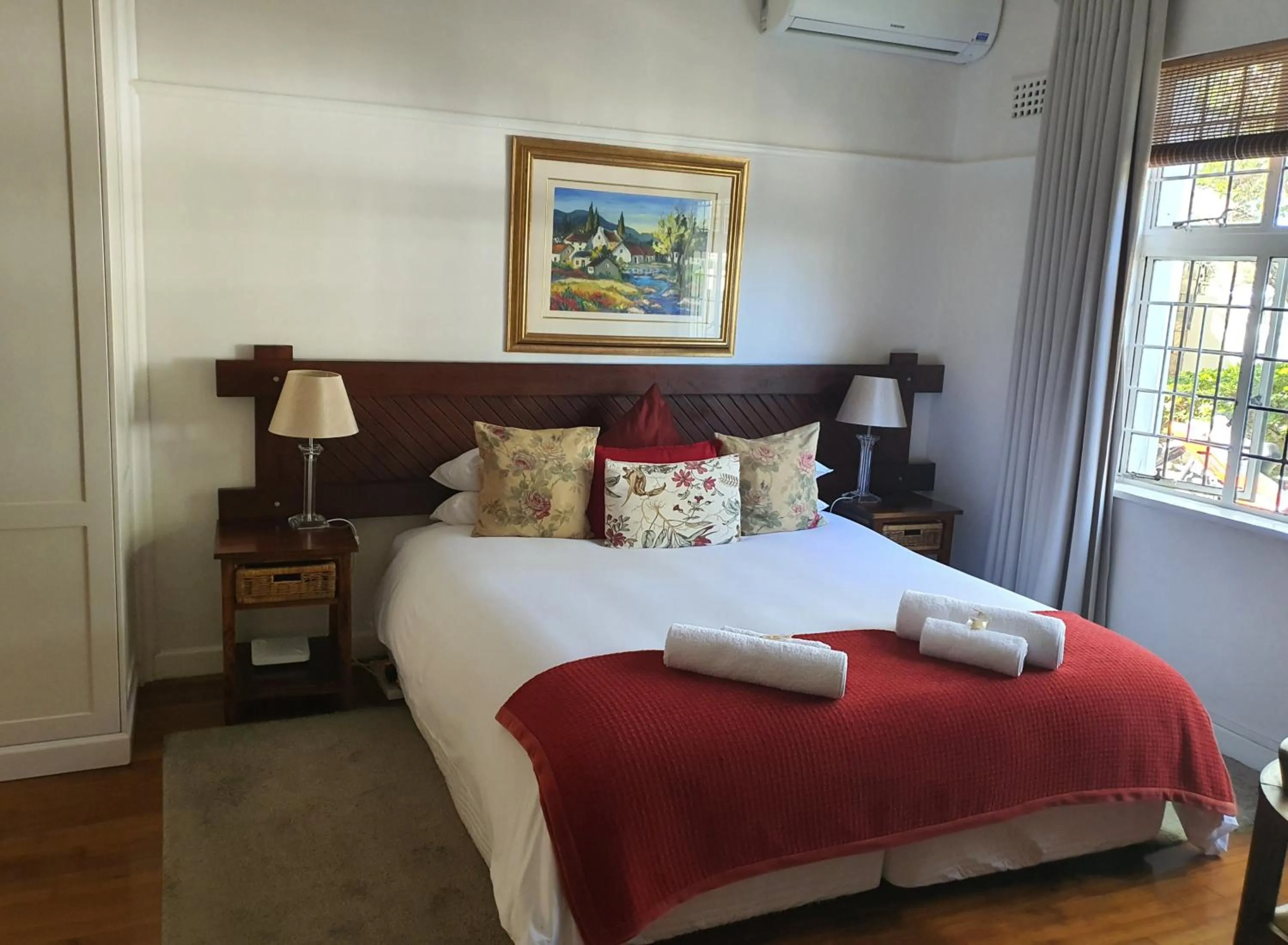 Bed in Wild Olive Guest House & Villa