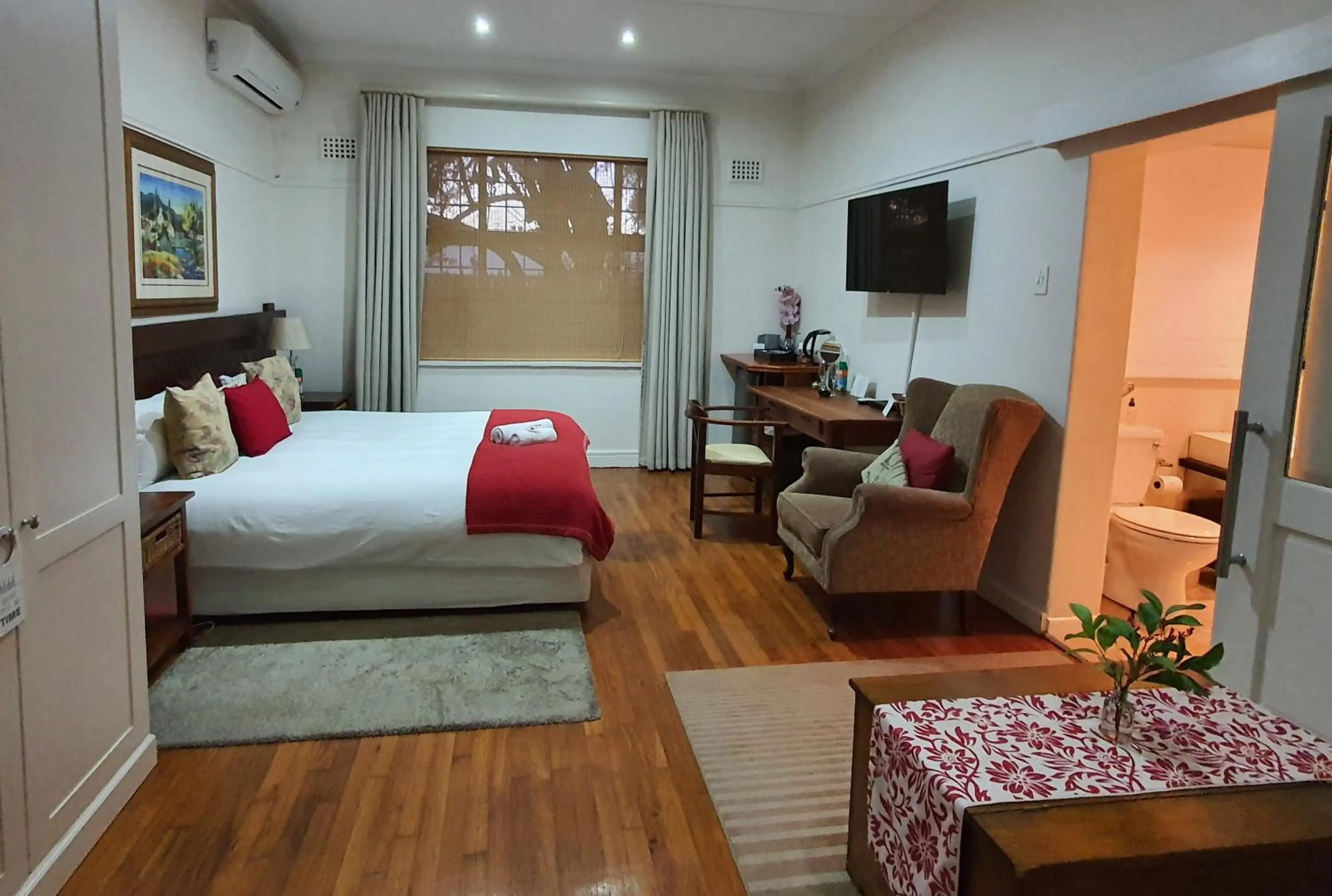 Bed in Wild Olive Guest House & Villa