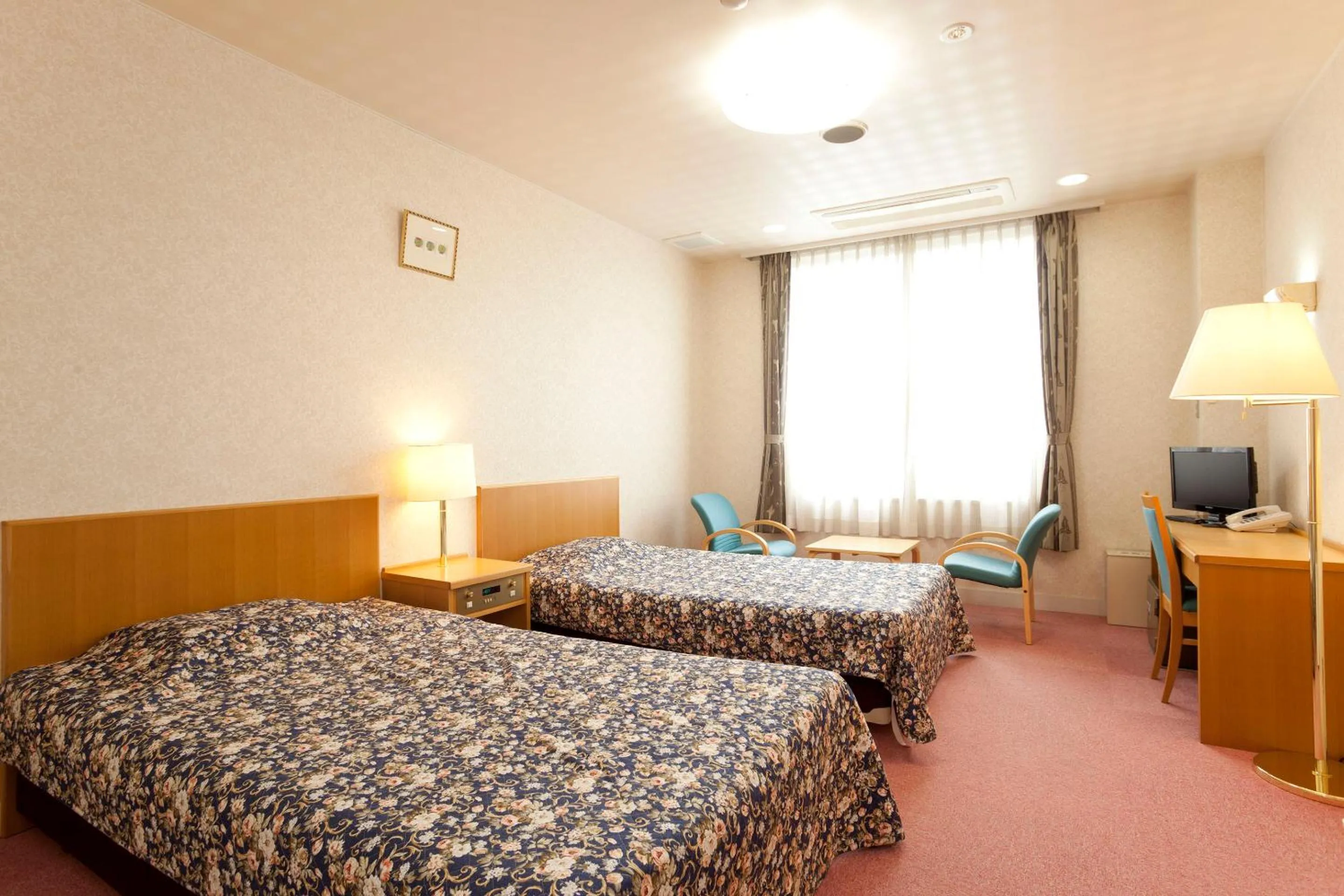 Photo of the whole room, Bed in Sunrise Awaji