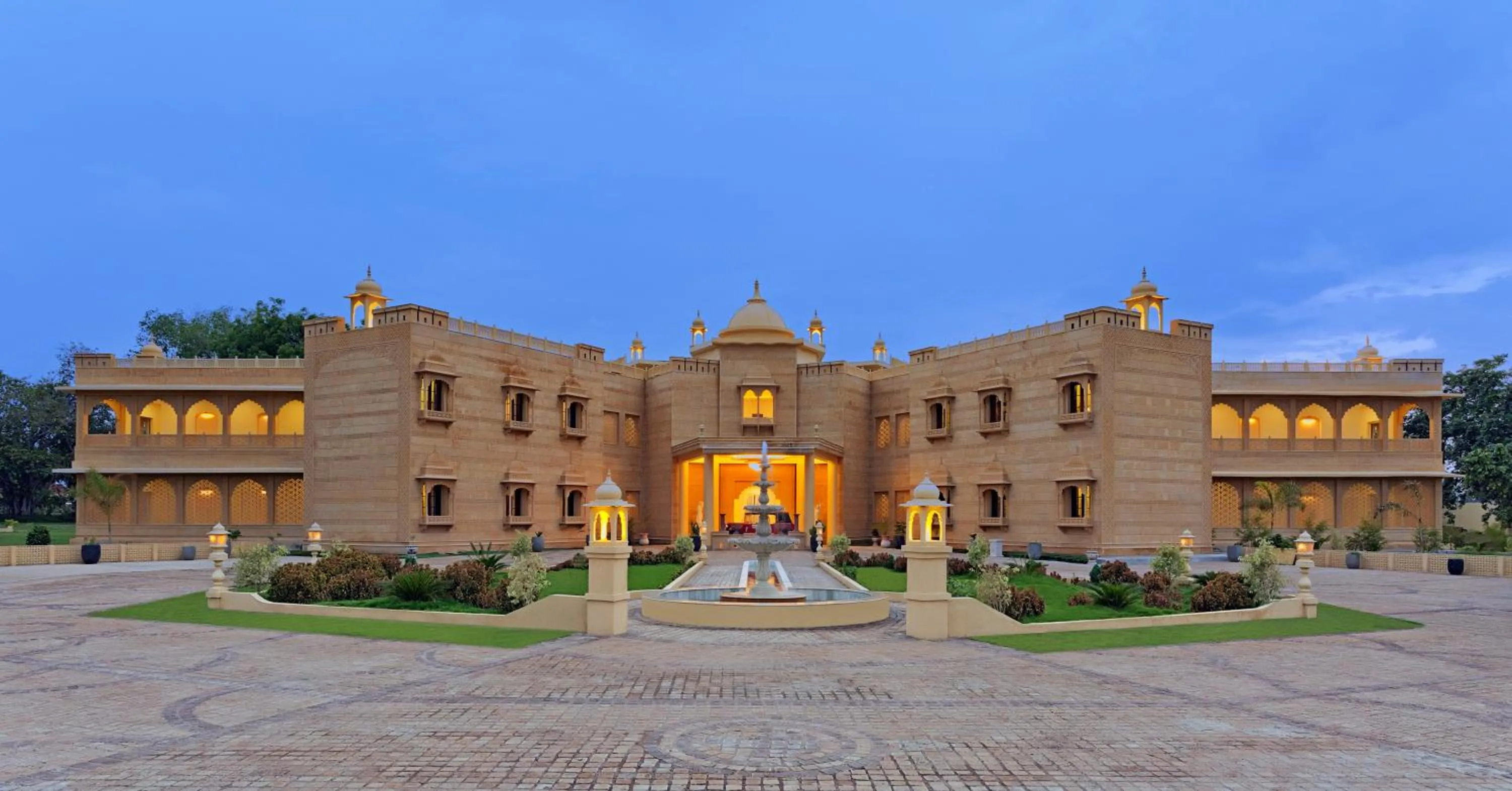 Facade/entrance in Syna Heritage Hotel