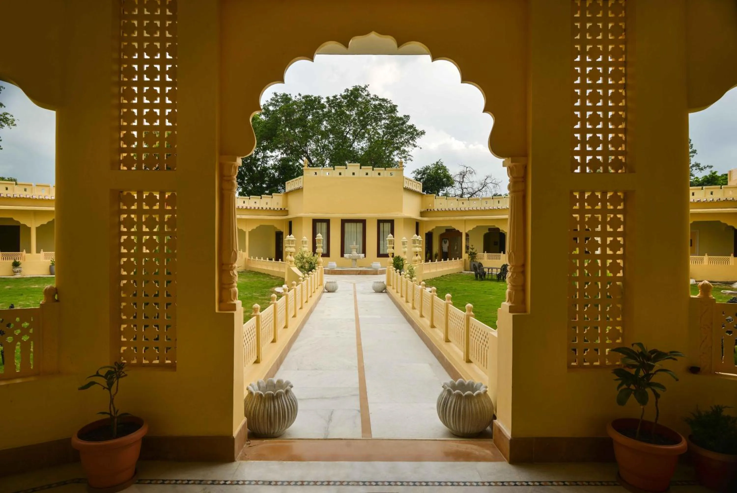 Area and facilities in Syna Heritage Hotel