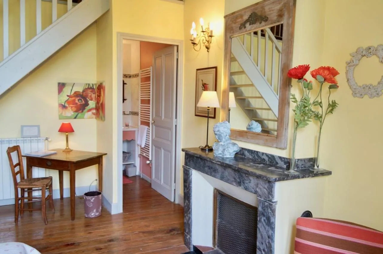 Bathroom in La Rougeanne