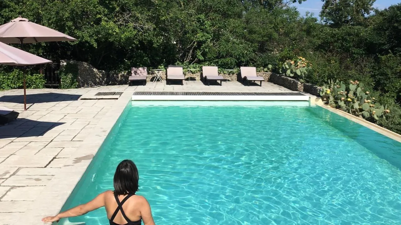 Swimming pool in La Rougeanne