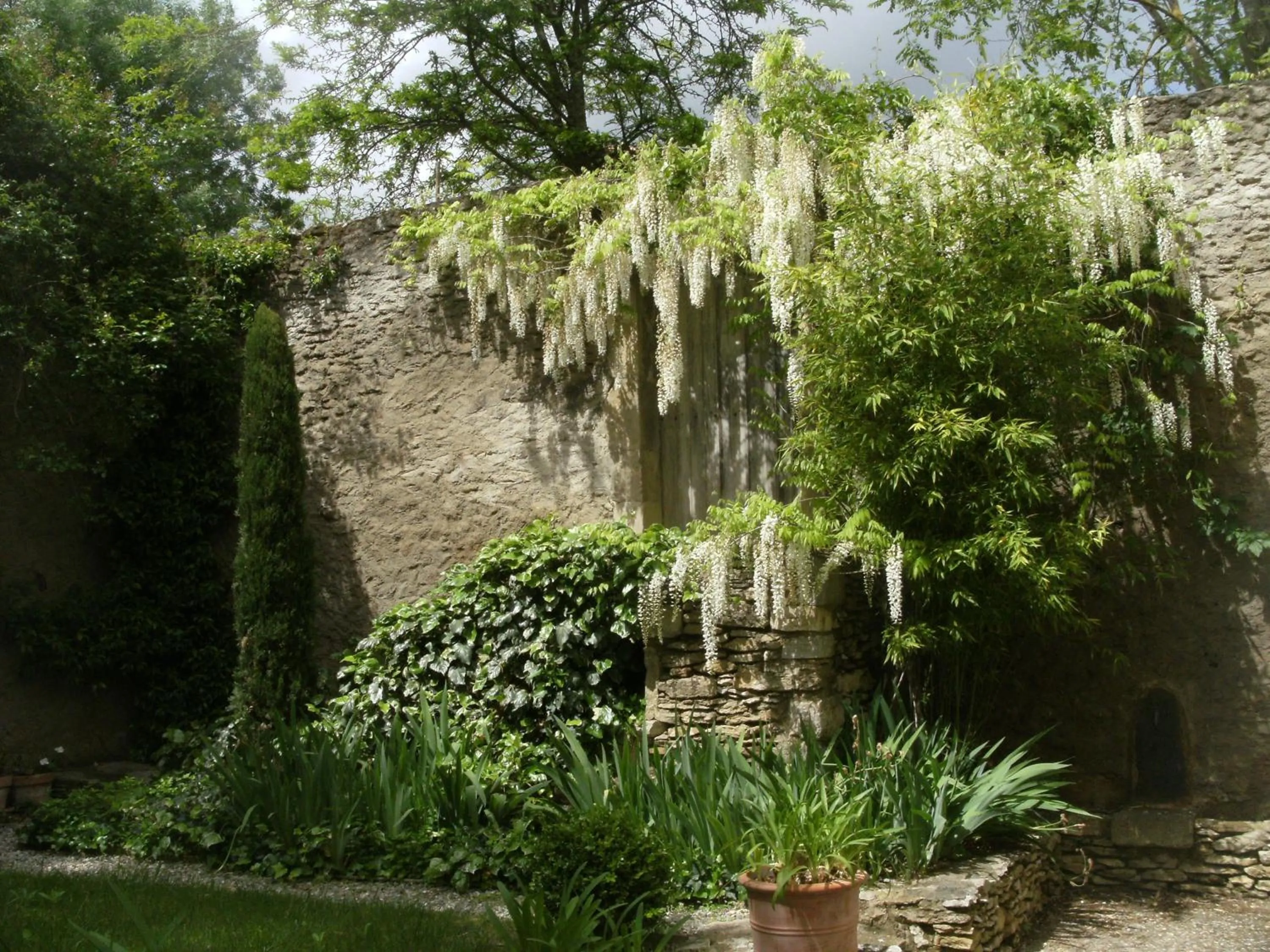 Garden view in La Rougeanne