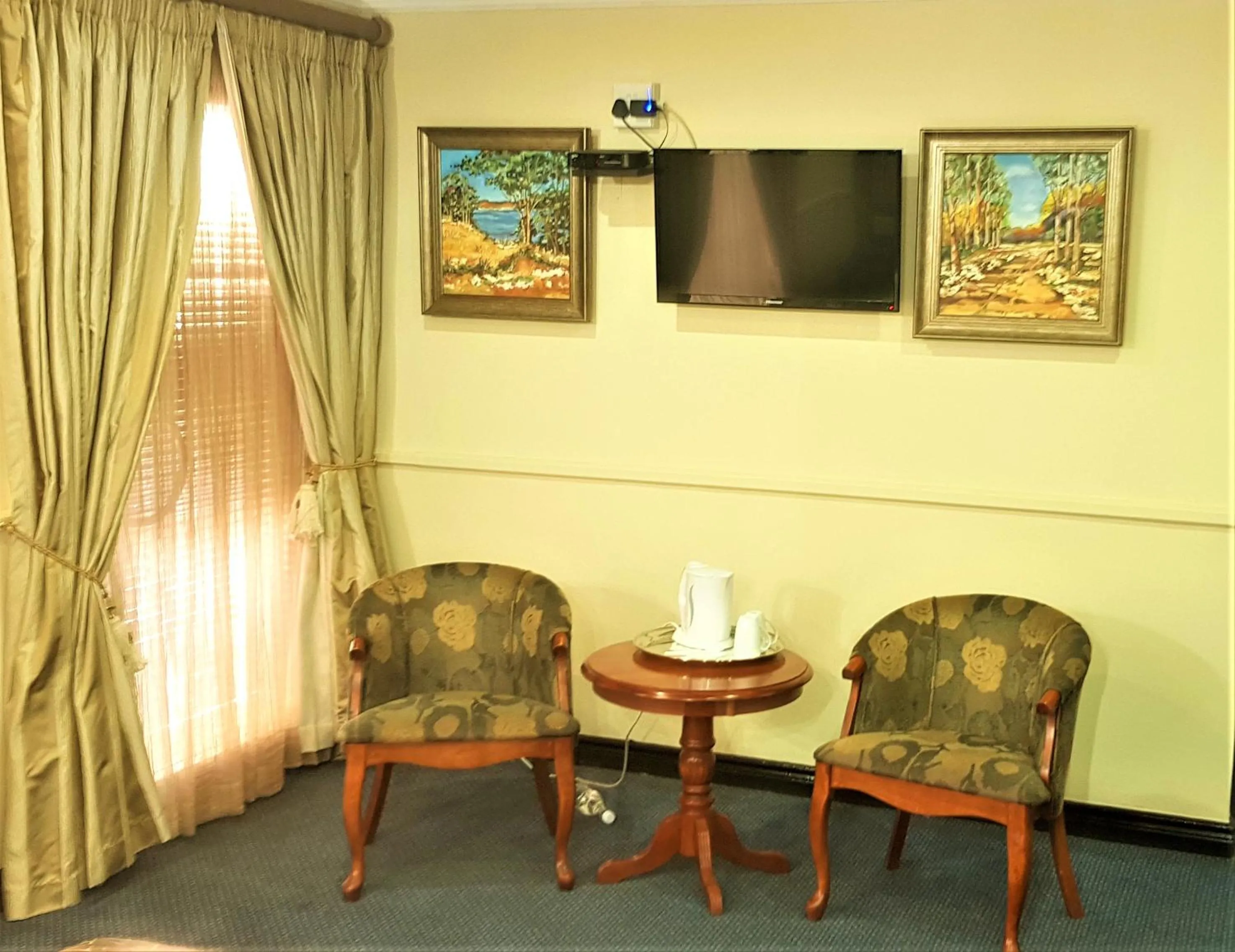 TV and multimedia in Constantia Manor Guest House