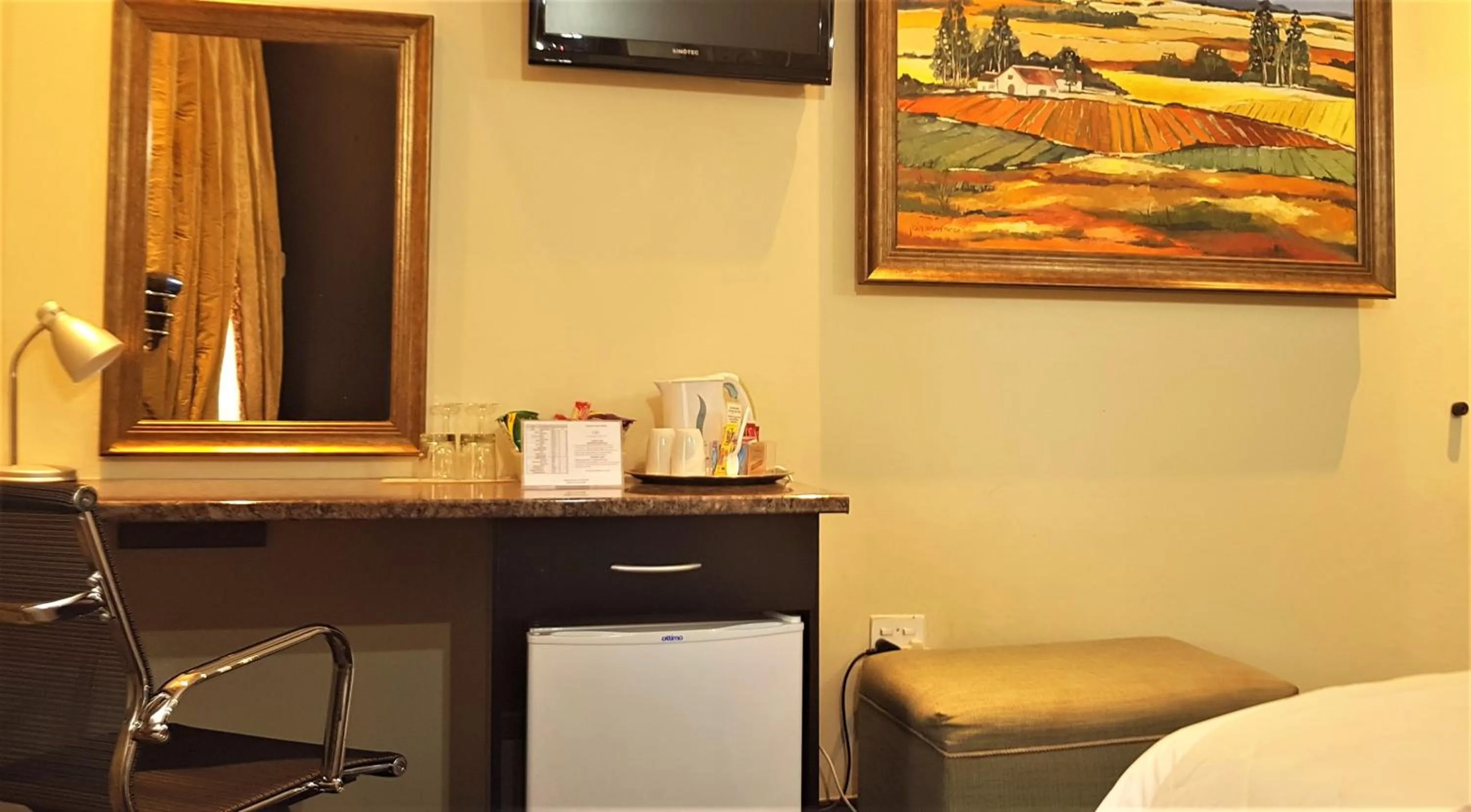 TV and multimedia in Constantia Manor Guest House