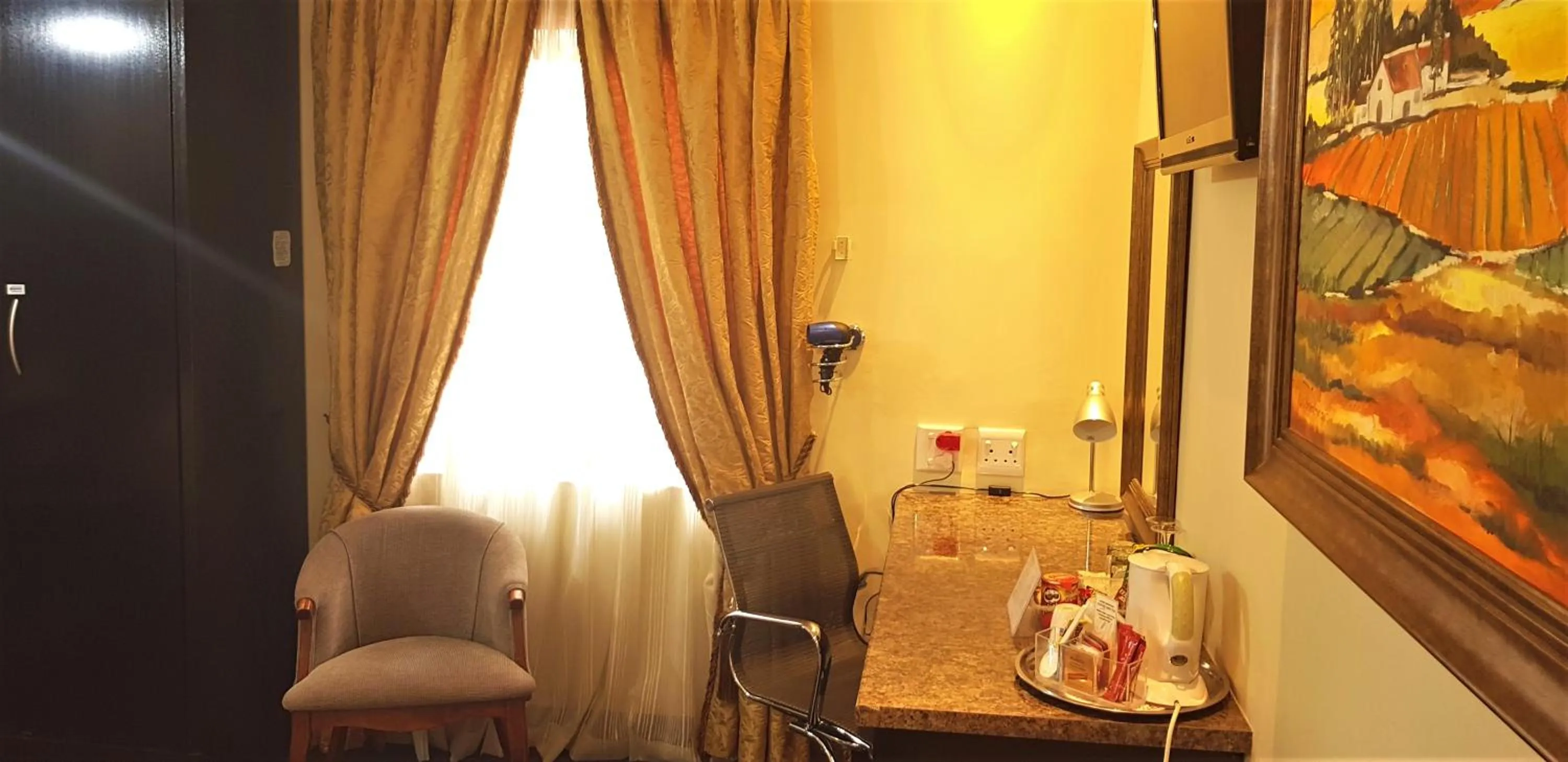 Coffee/tea facilities in Constantia Manor Guest House