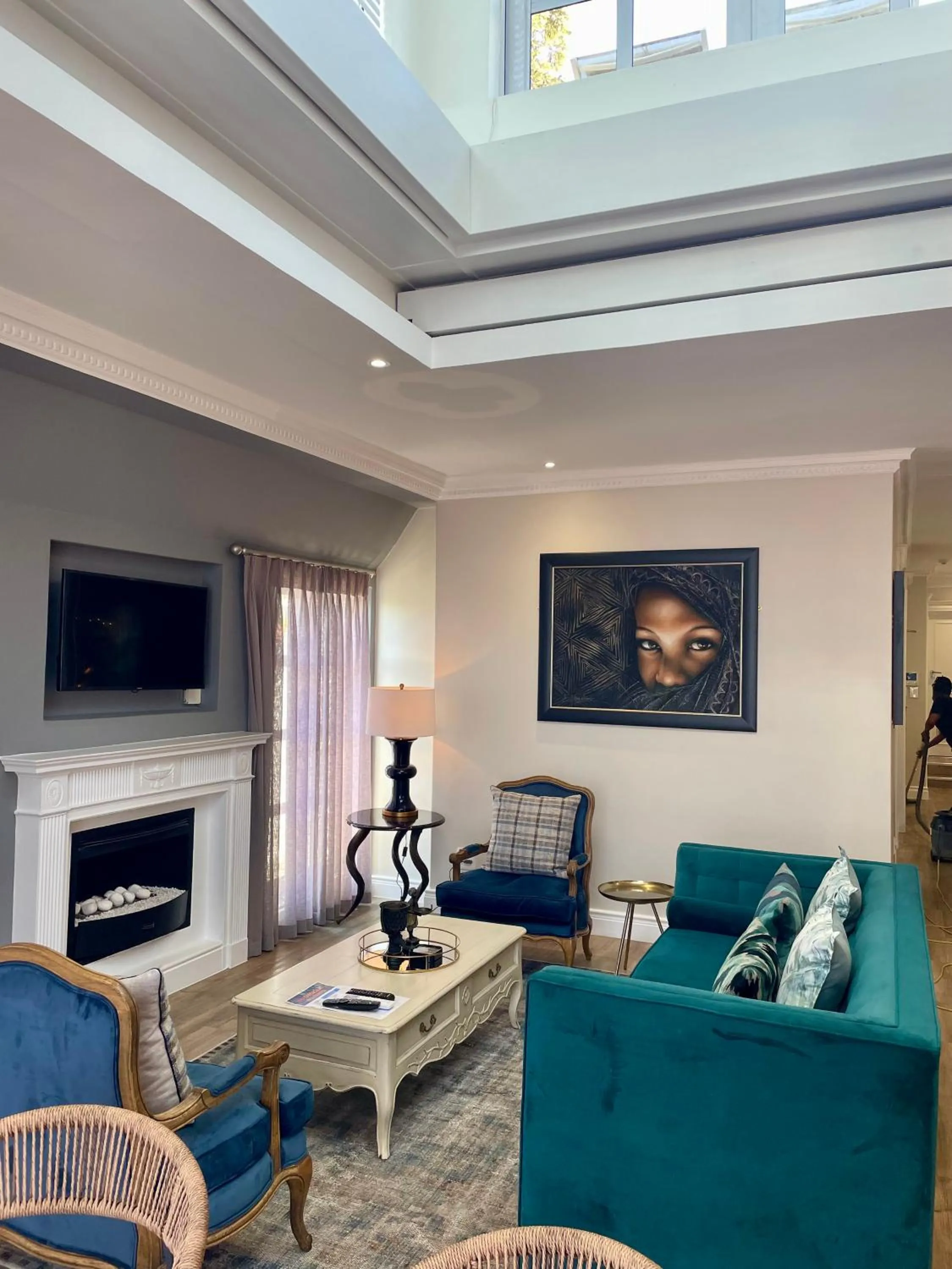 TV and multimedia in Romney Park Luxury Apartments by The Stay Collection