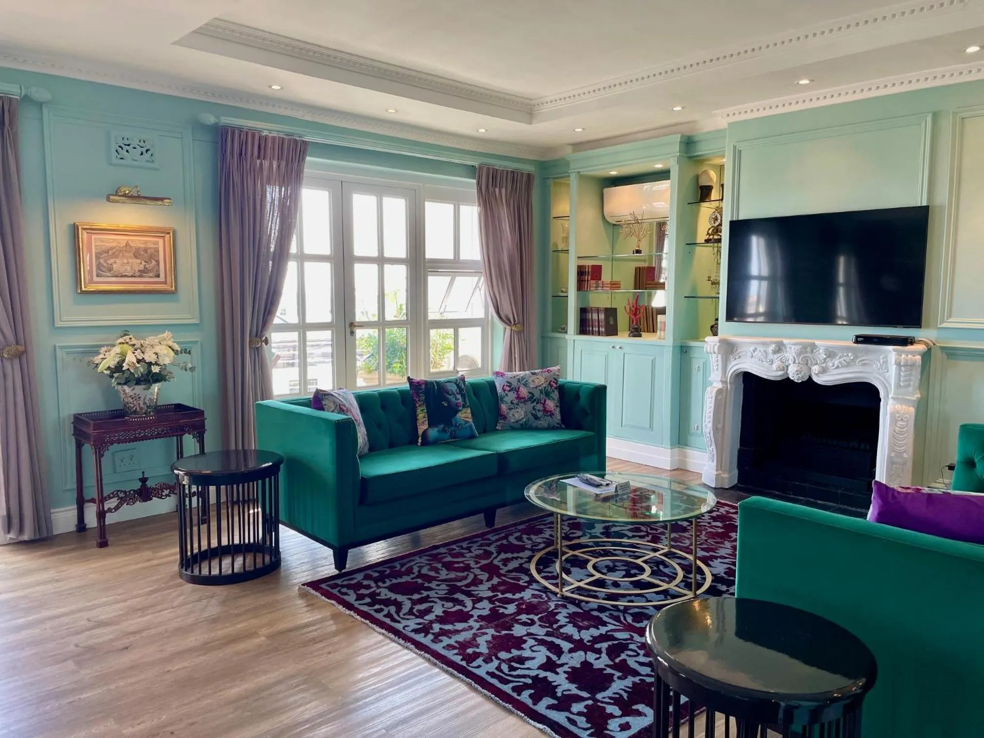 TV and multimedia in Romney Park Luxury Apartments by The Stay Collection