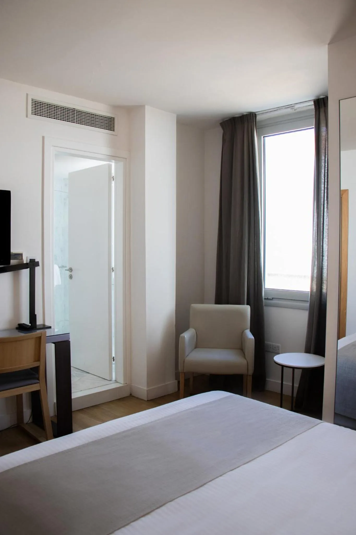 Bedroom, Bed in The Classic Hotel Nicosia - Handwritten Collection