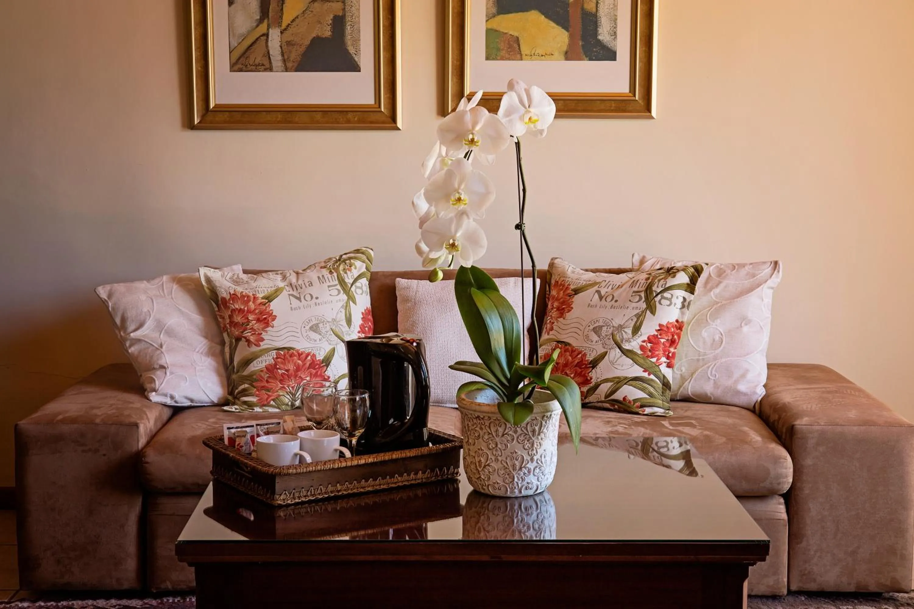 Living room in Oak Tree Lodge