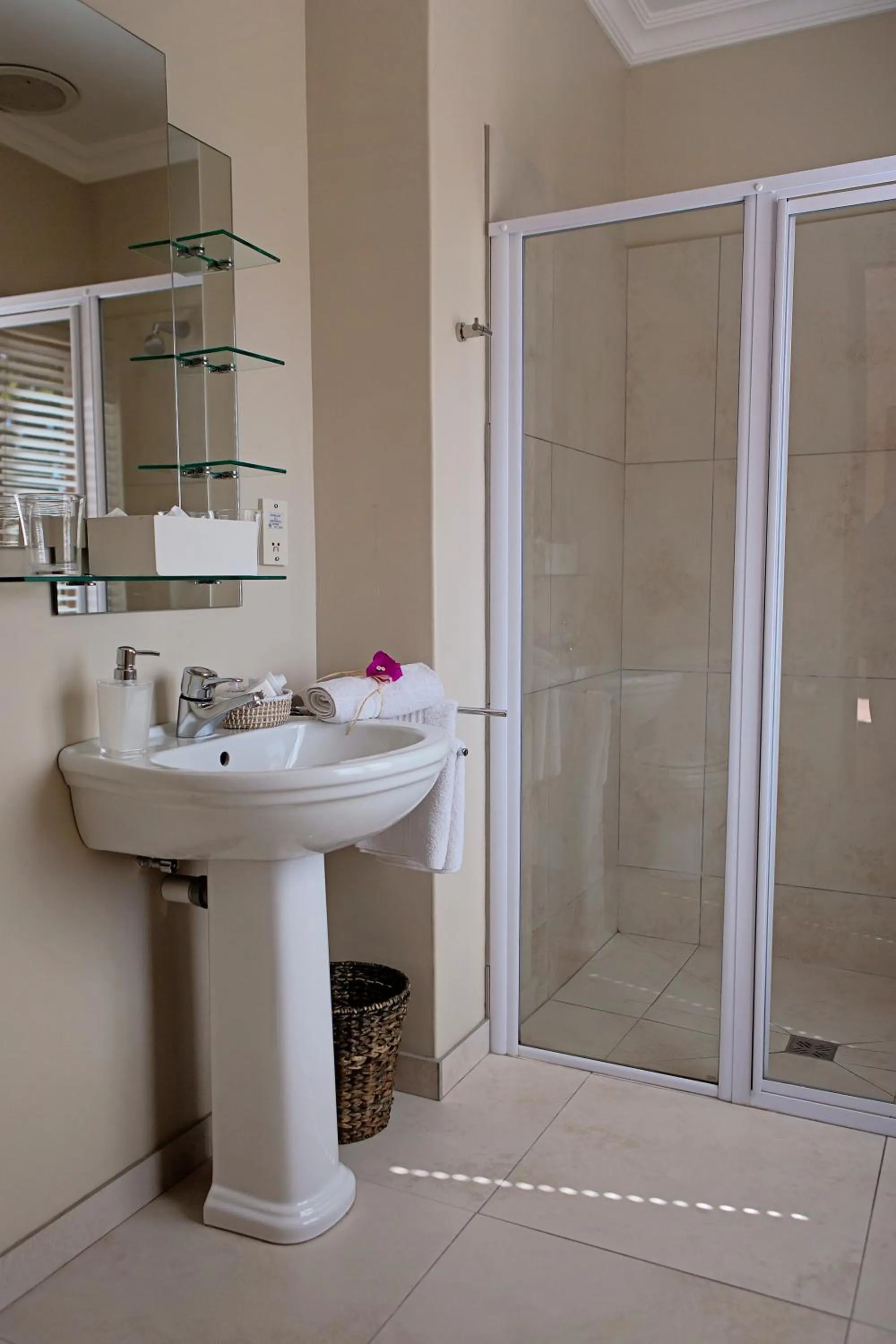 Bathroom in Oak Tree Lodge