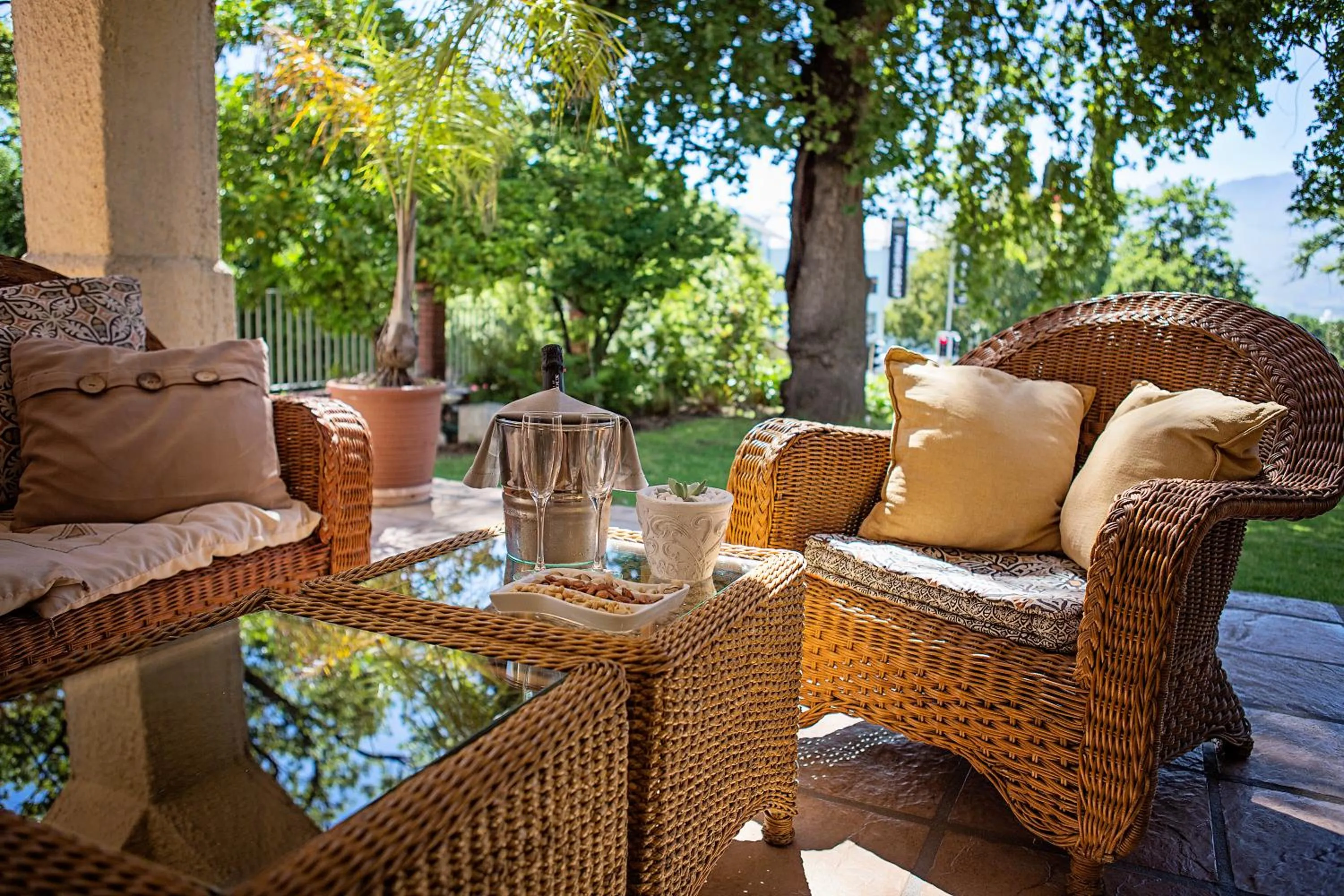 Drinks in Oak Tree Lodge