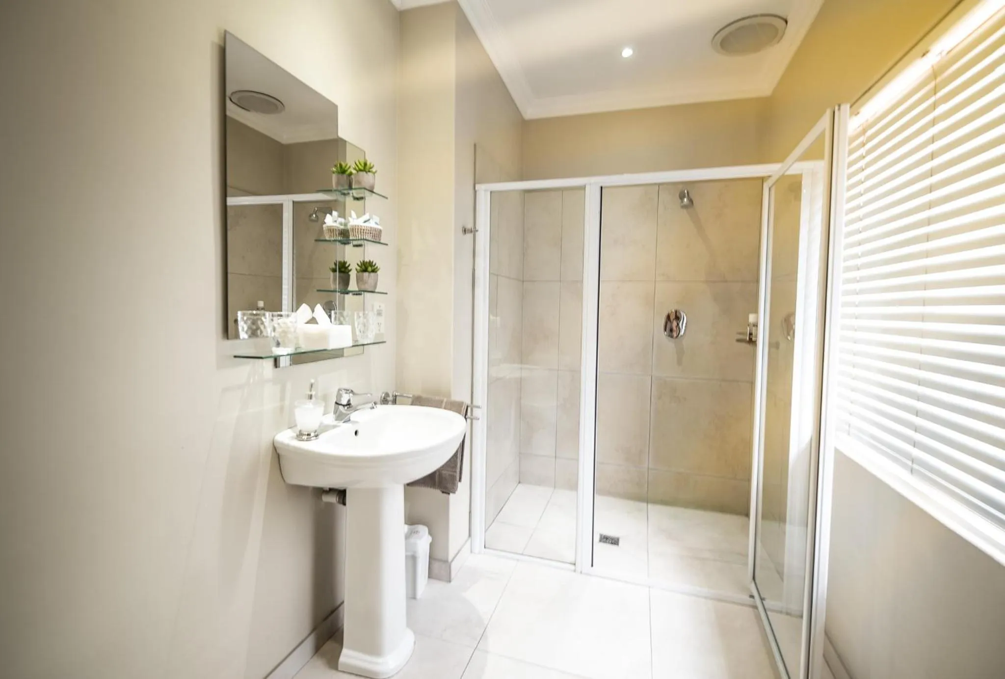 Bathroom in Oak Tree Lodge