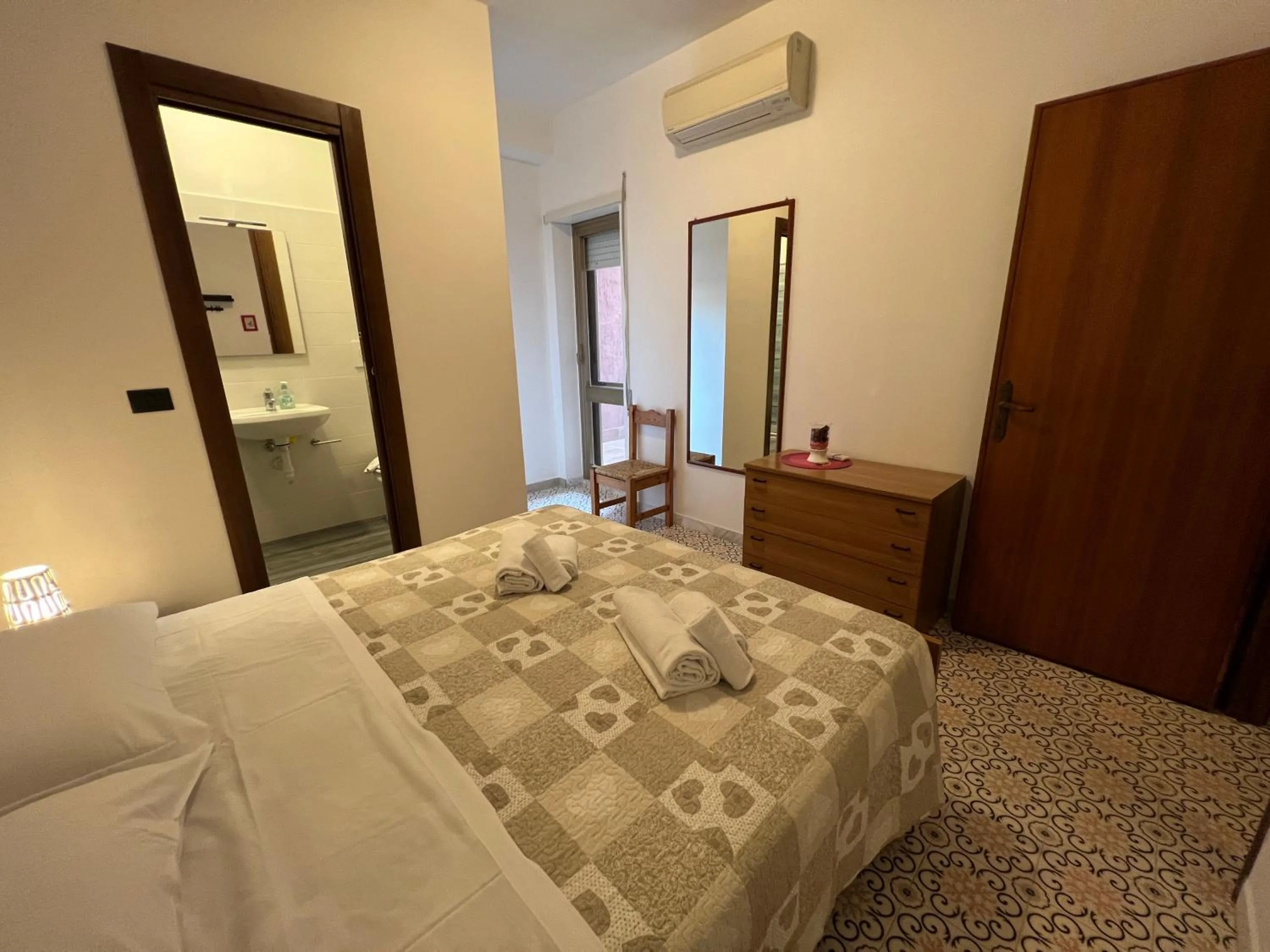 Bedroom, Bed in Casa Colombo