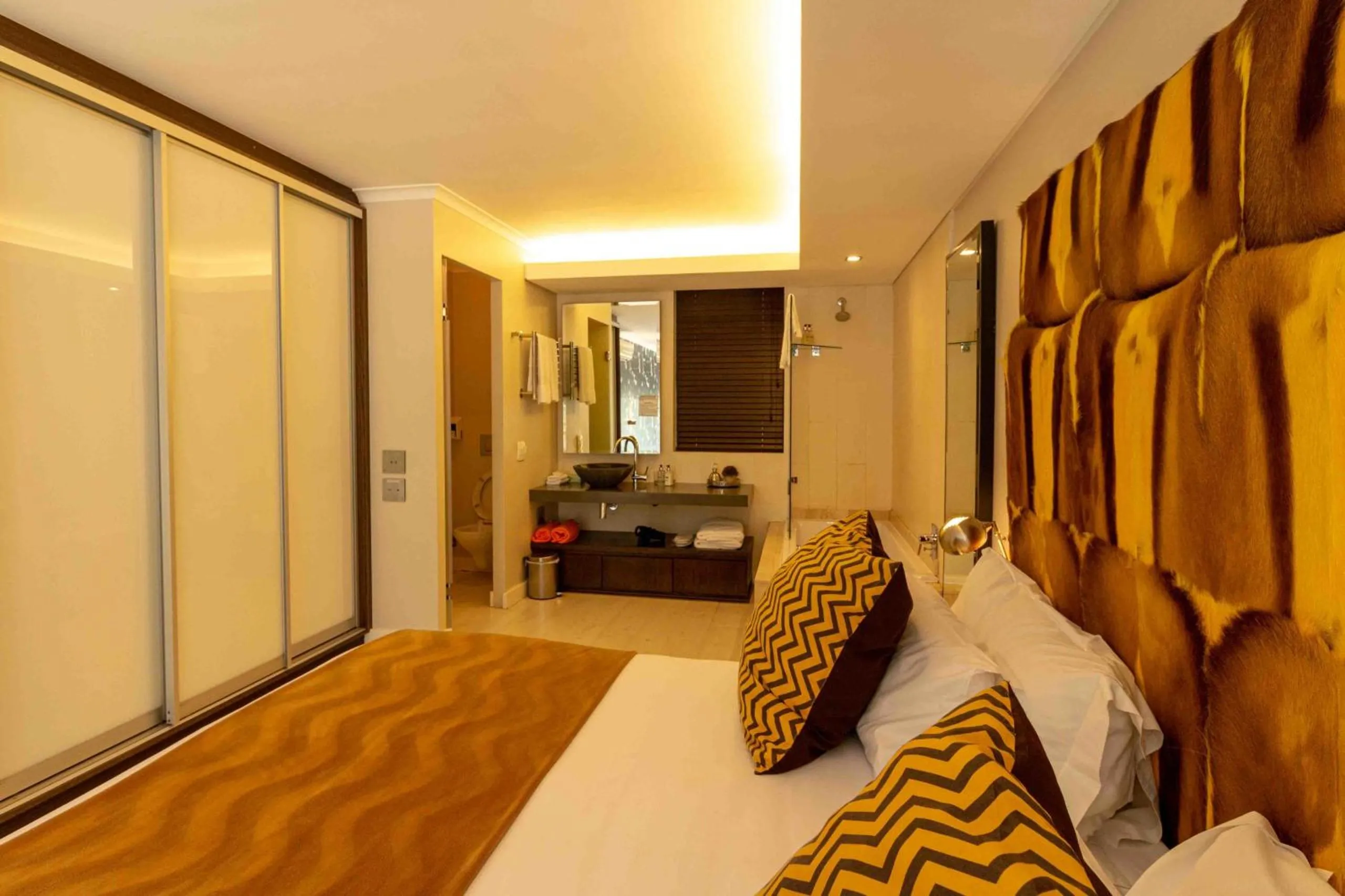 Bedroom, Bed in Hippo Boutique Hotel