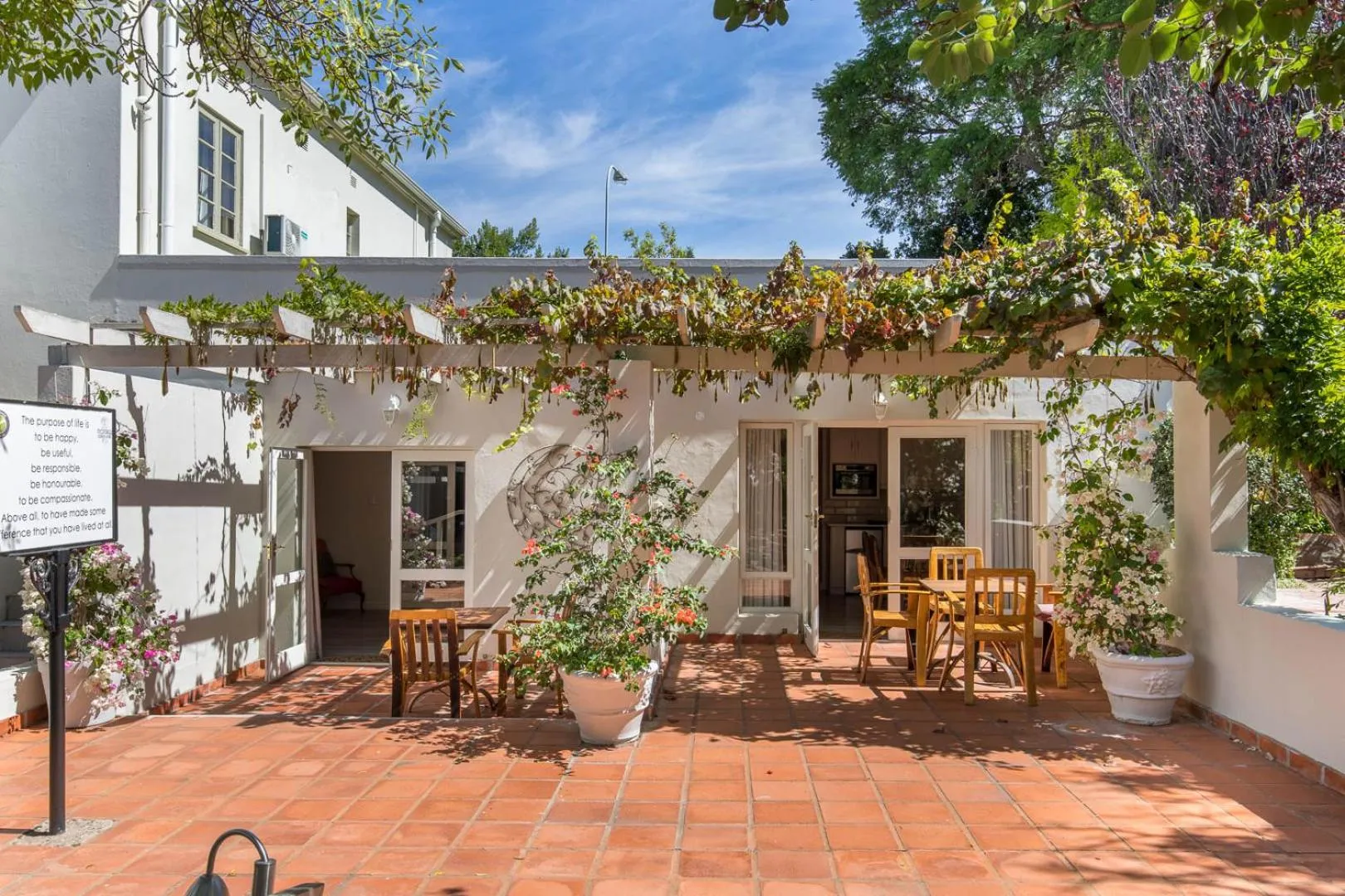 Patio in Montagu Country Hotel