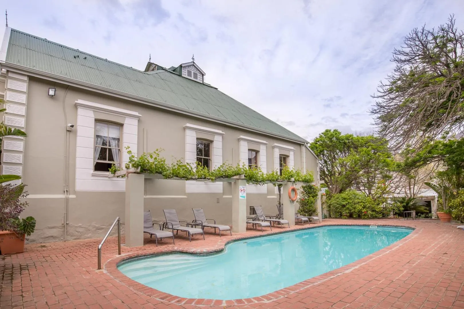 Swimming pool in Montagu Country Hotel