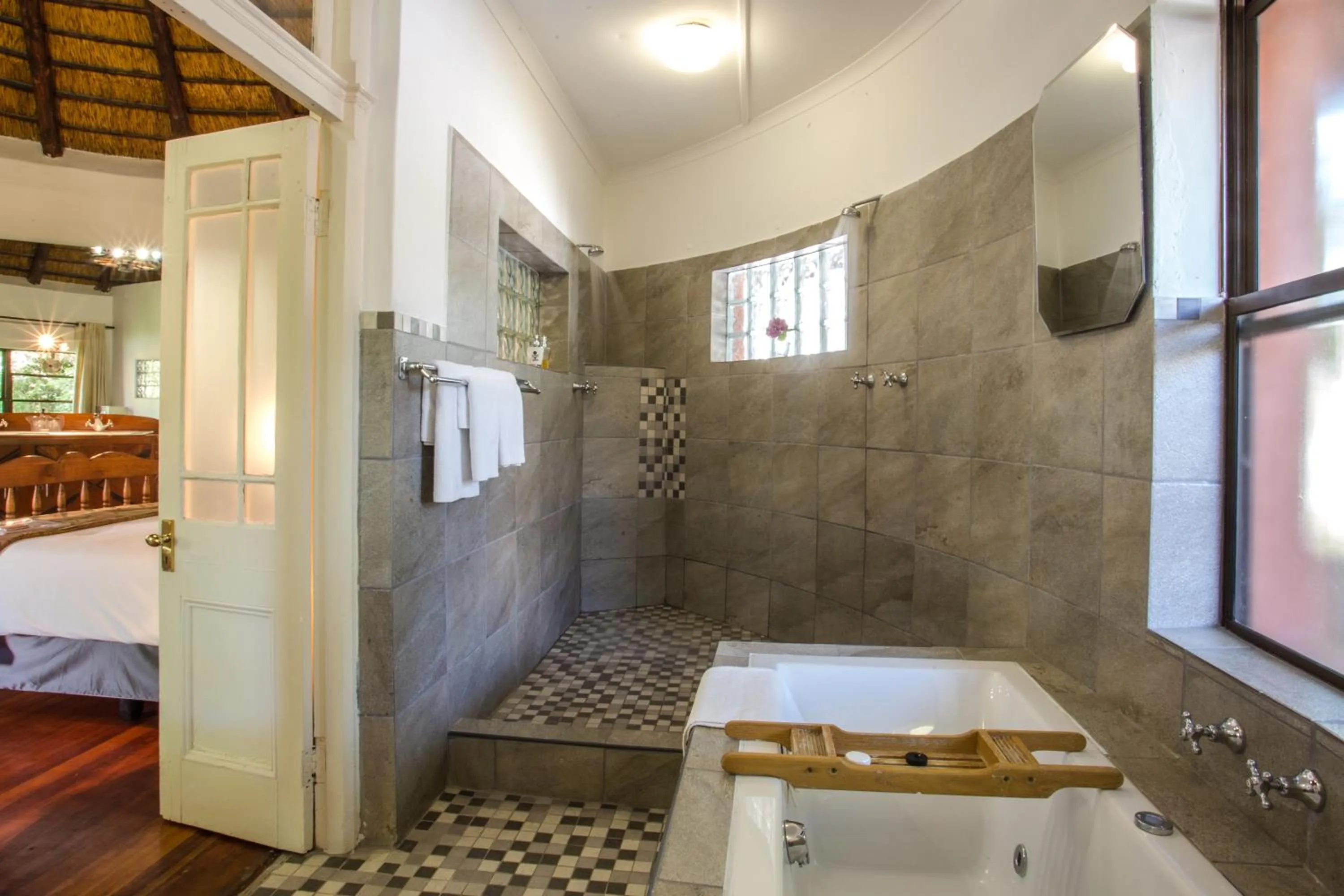 Bathroom in Montagu Country Hotel