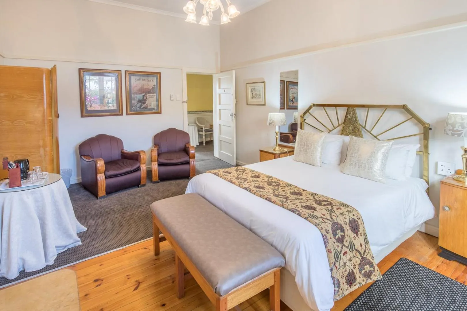 Bed in Montagu Country Hotel