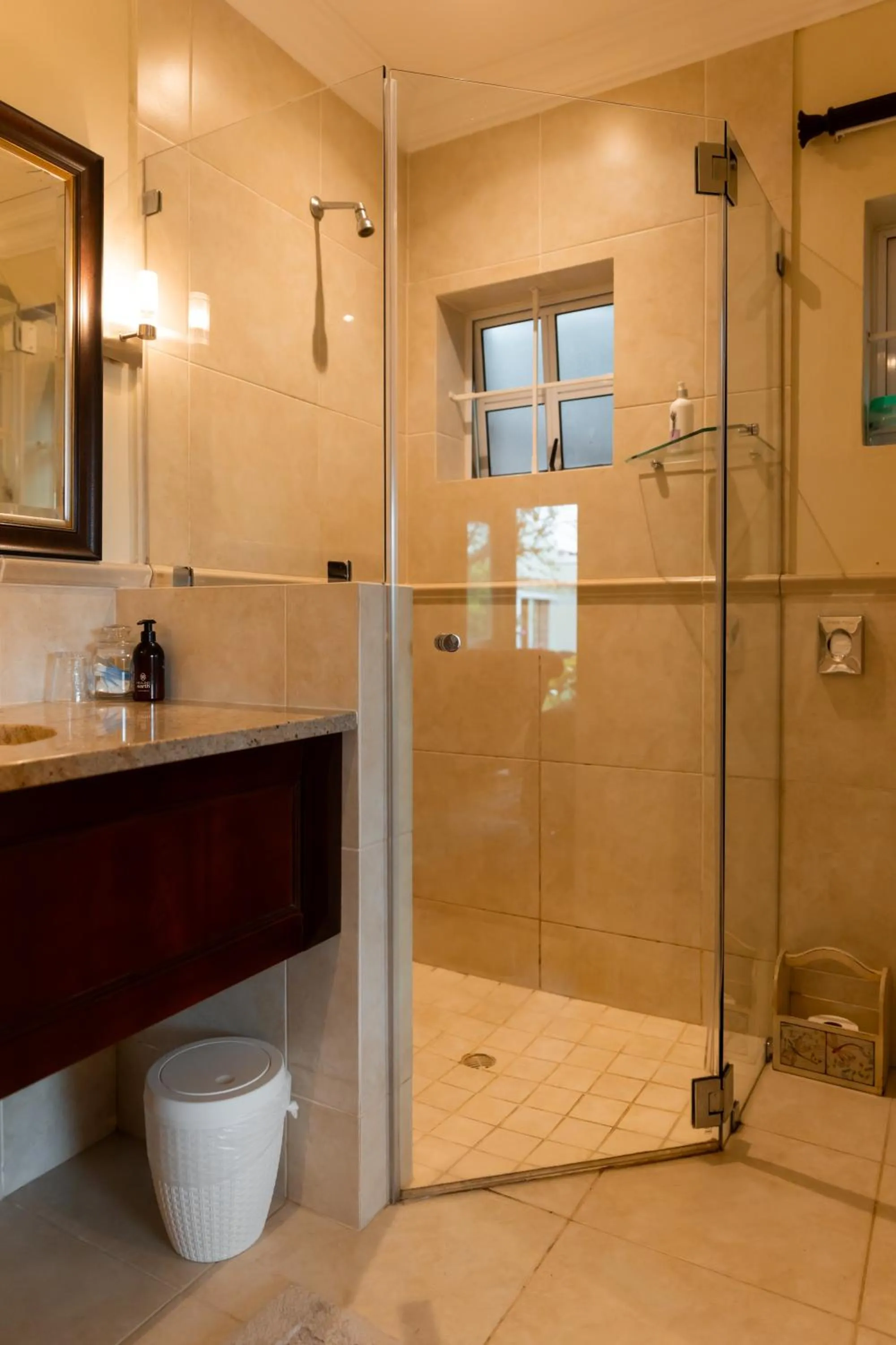 Shower in Lemon Tree Lane