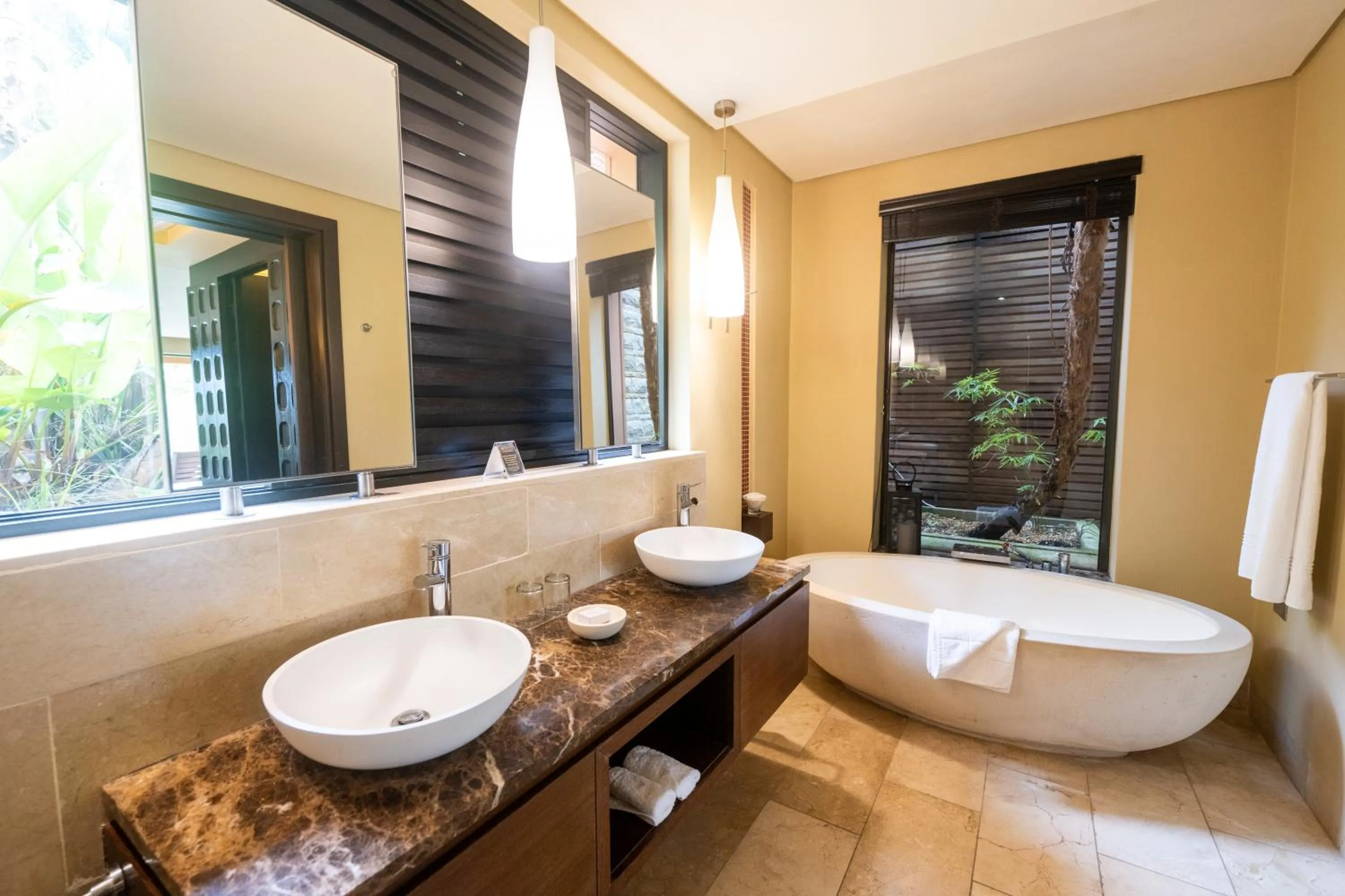 Sky VIsta Inter-Leading Family Suite in Pezula Nature Retreat