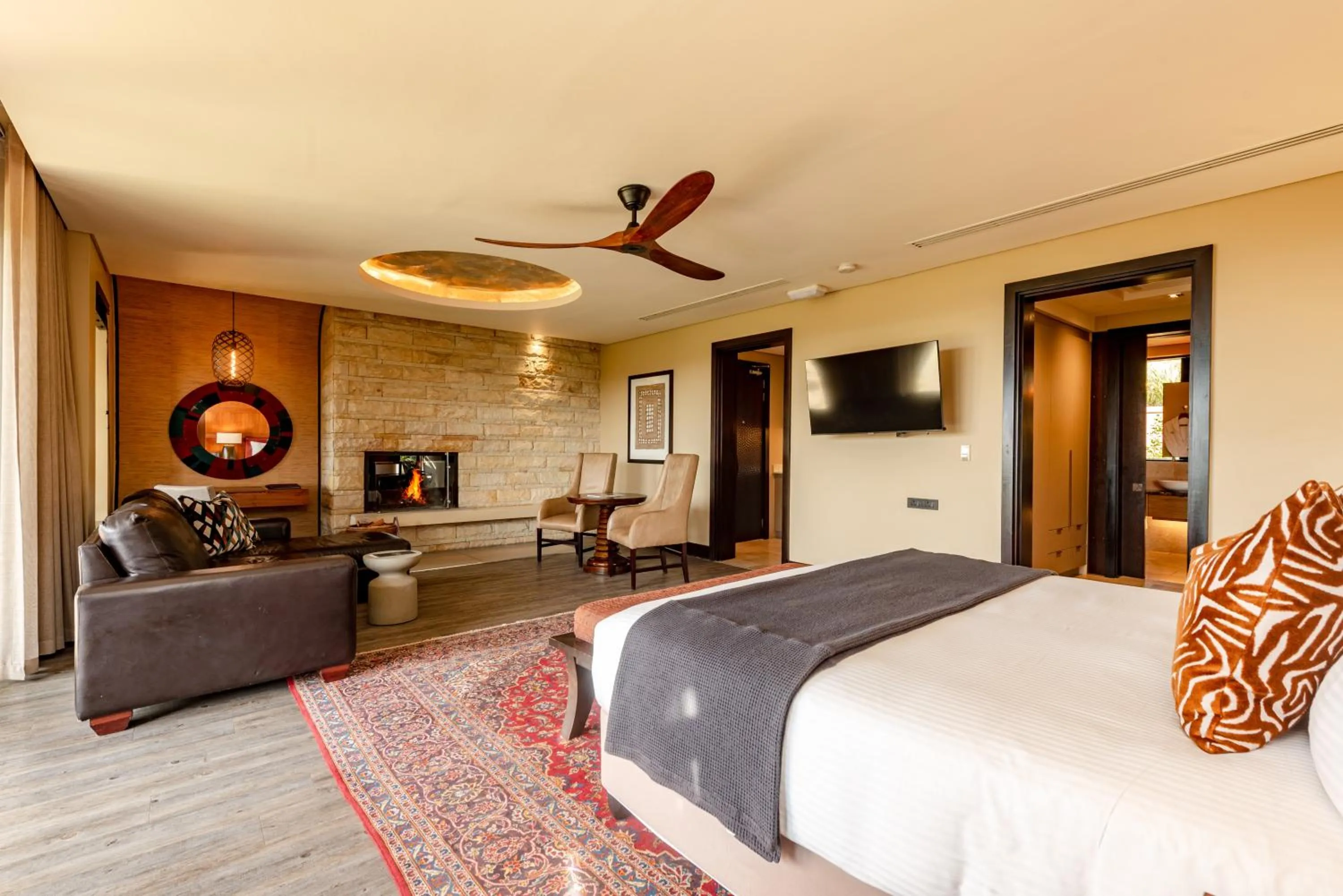 Photo of the whole room, Bed in Pezula Nature Retreat