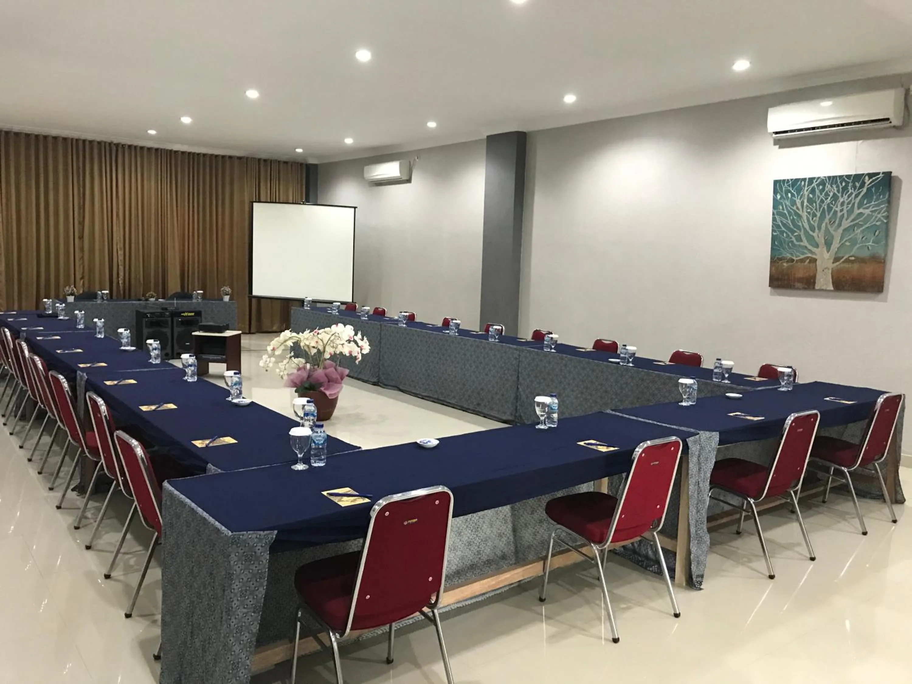 Business facilities in Hotel Arisu