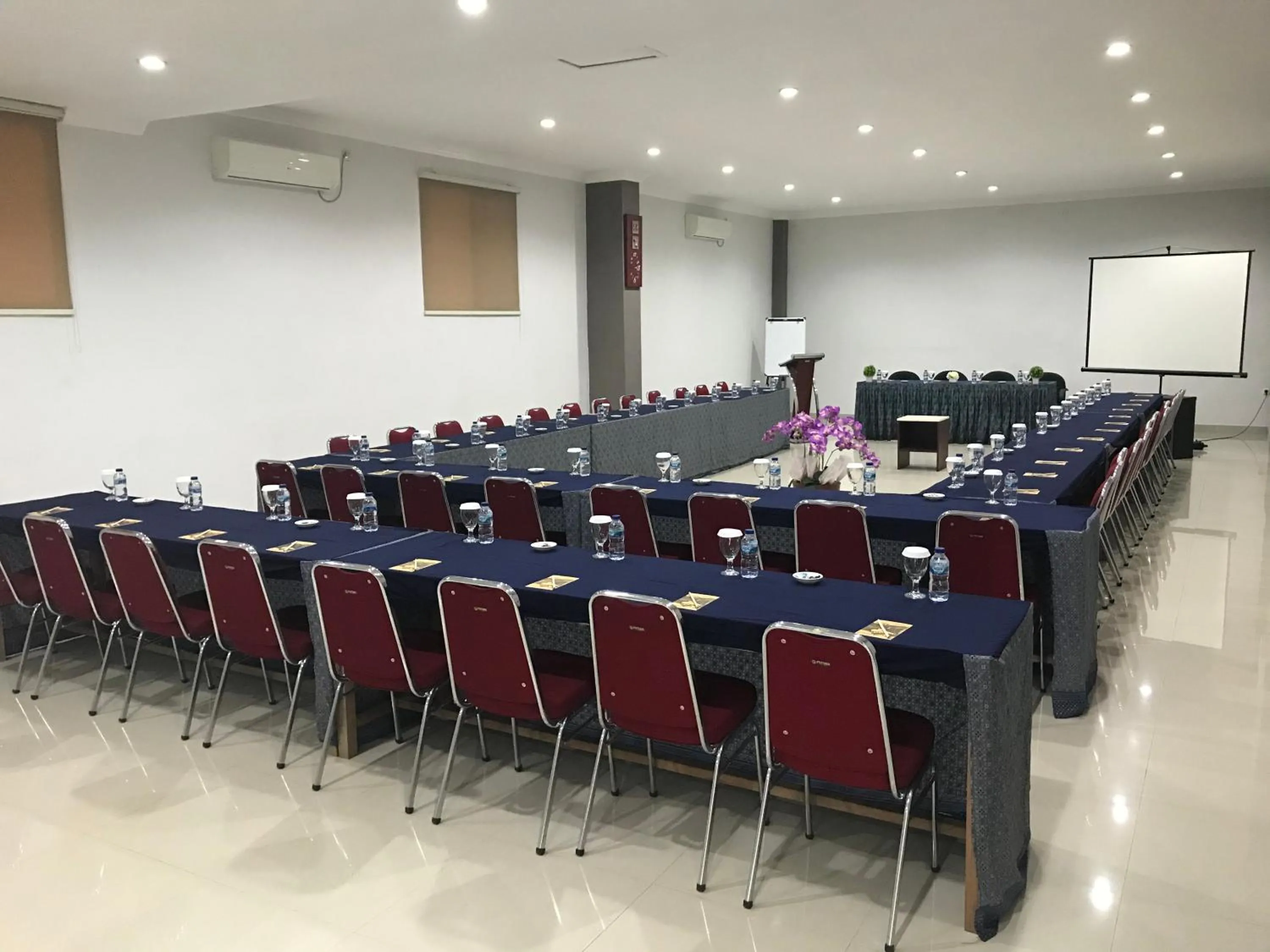 Business facilities in Hotel Arisu