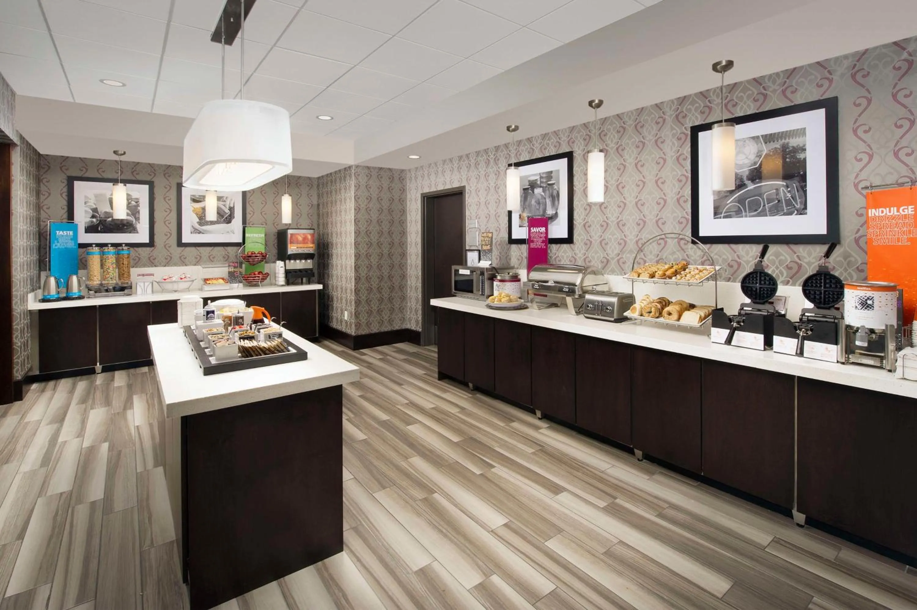 Breakfast in Hampton Inn by Hilton Hattiesburg