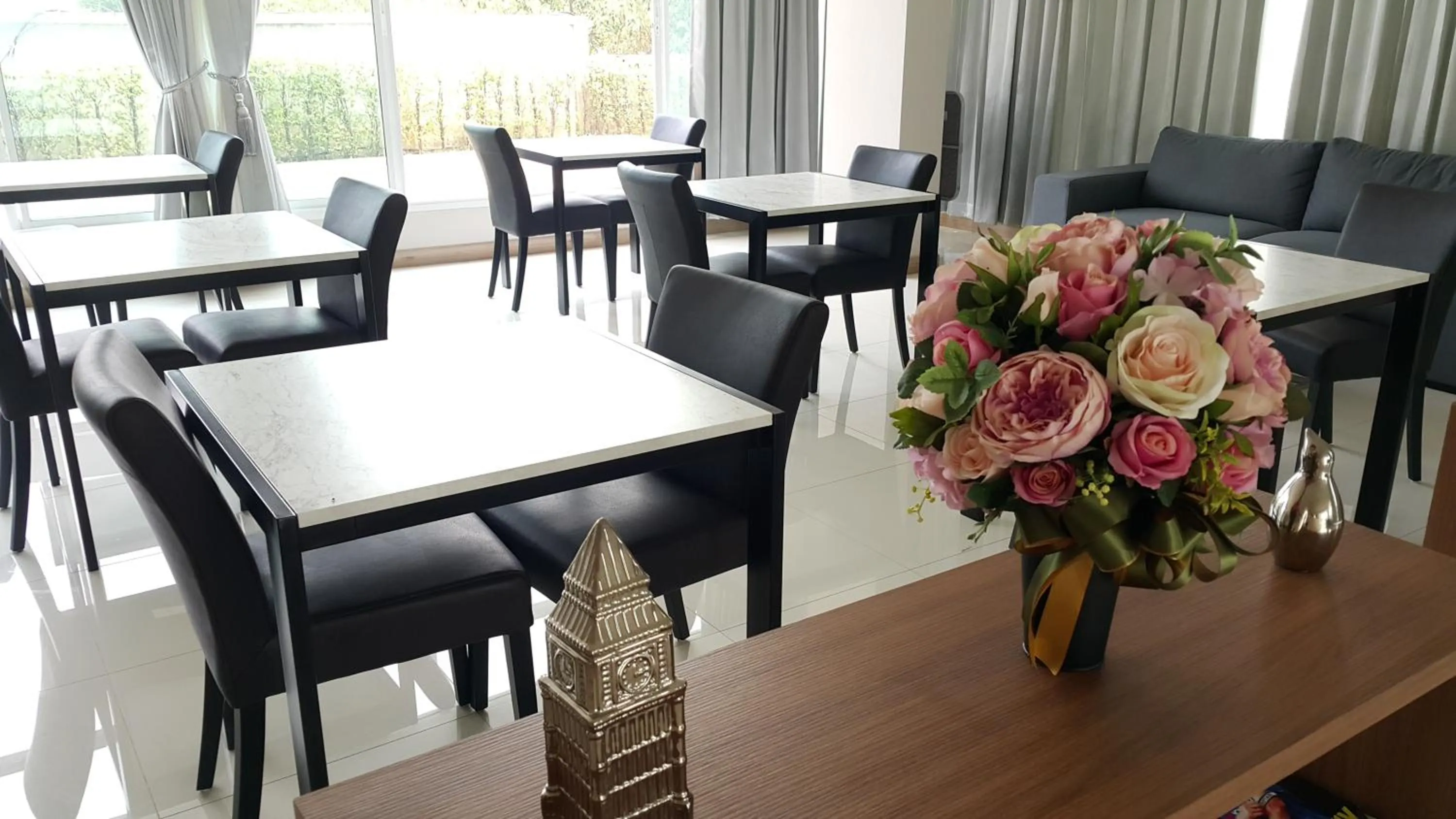 Lobby or reception in Donchan Residence