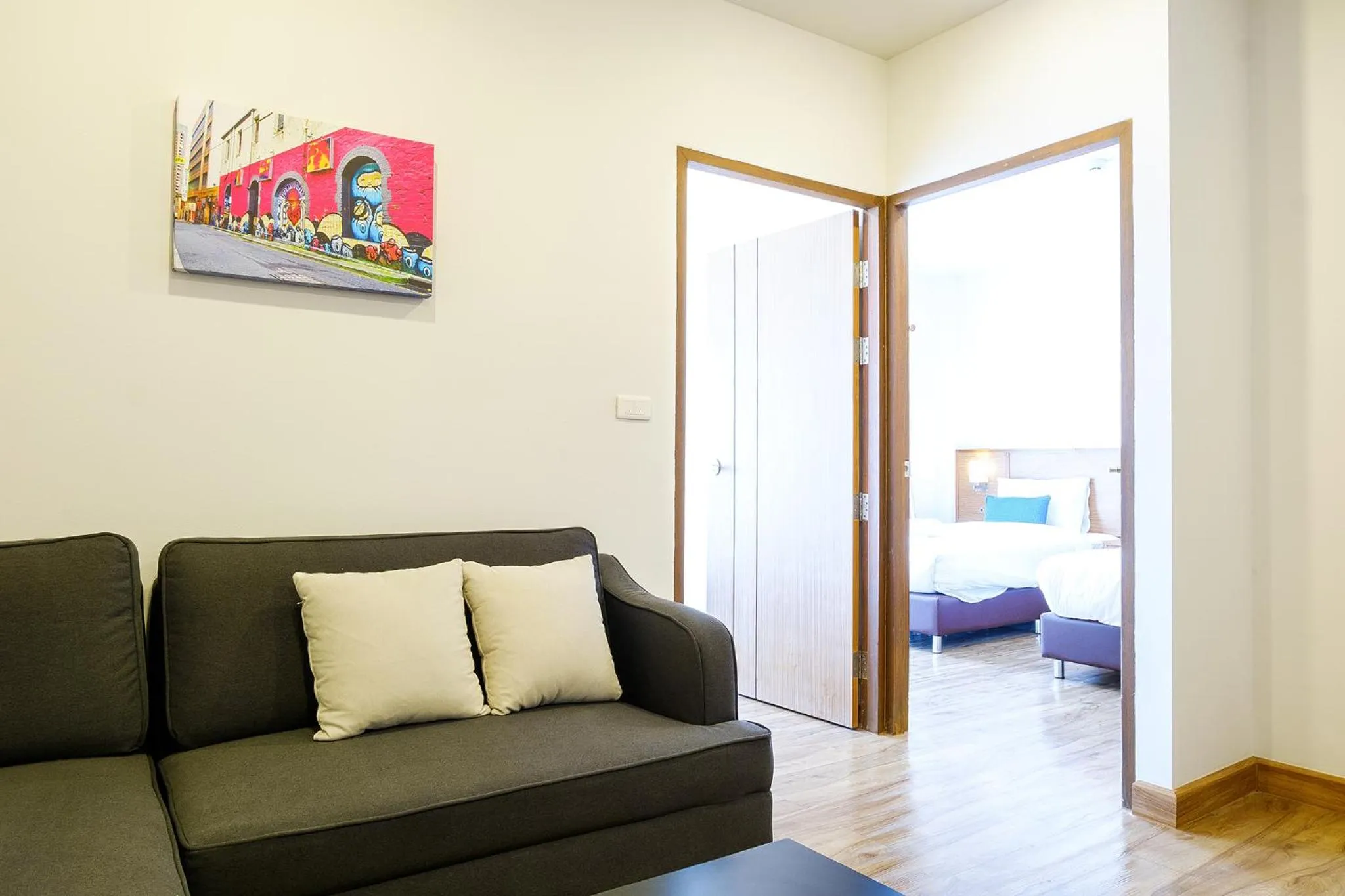 Day in Donchan Residence